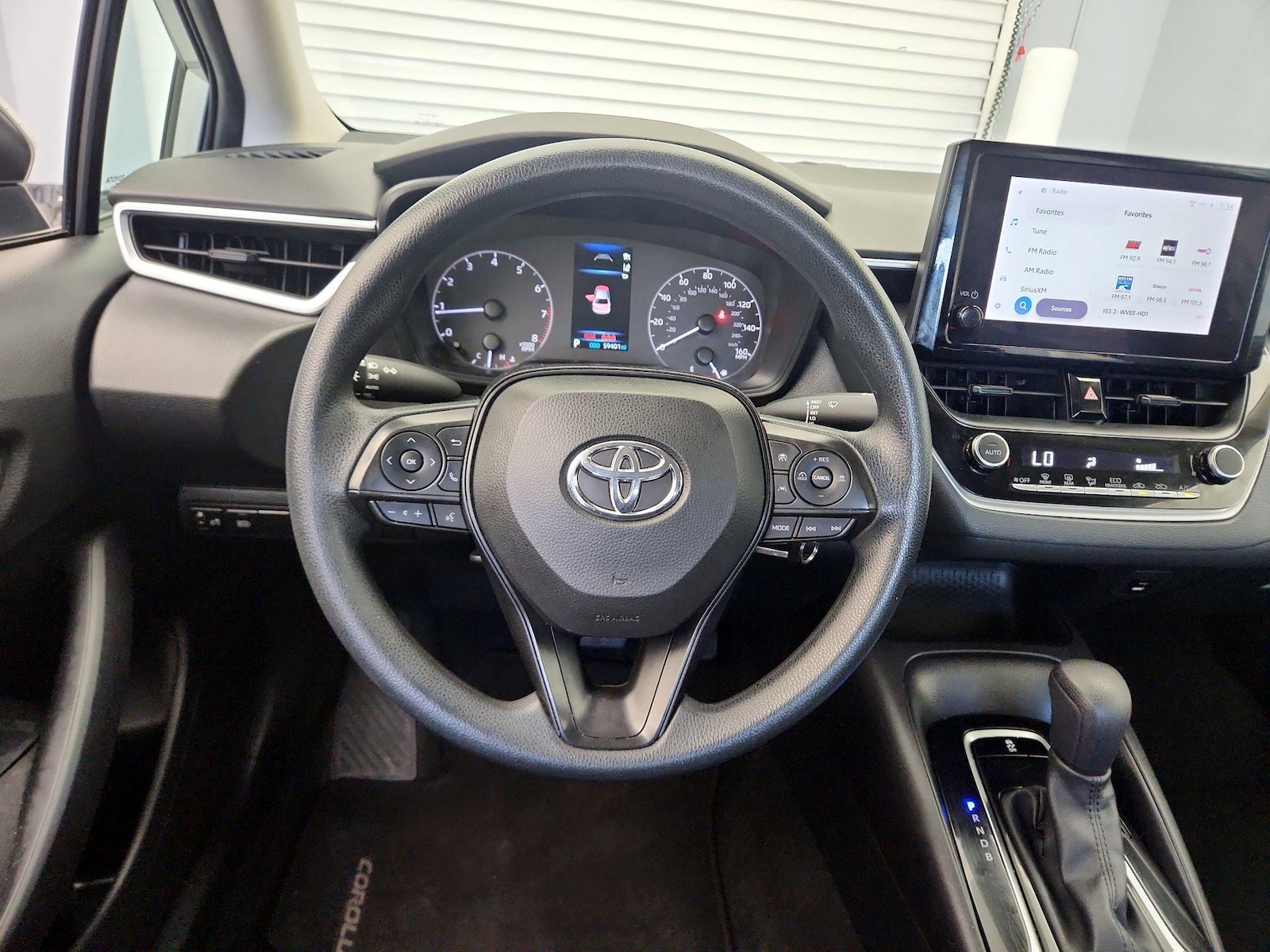 2023 Toyota Corolla LE - Photo 11