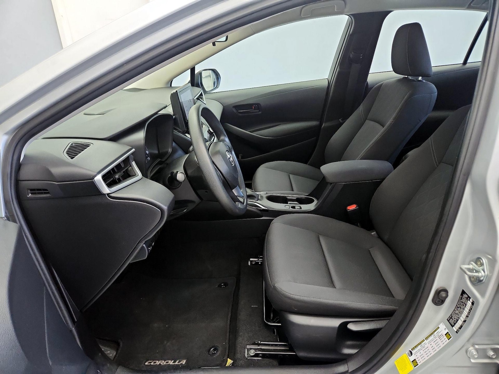 2023 Toyota Corolla LE - Photo 12