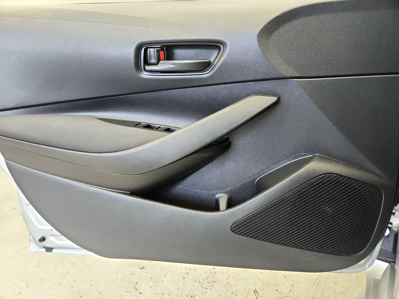 2023 Toyota Corolla LE - Photo 13