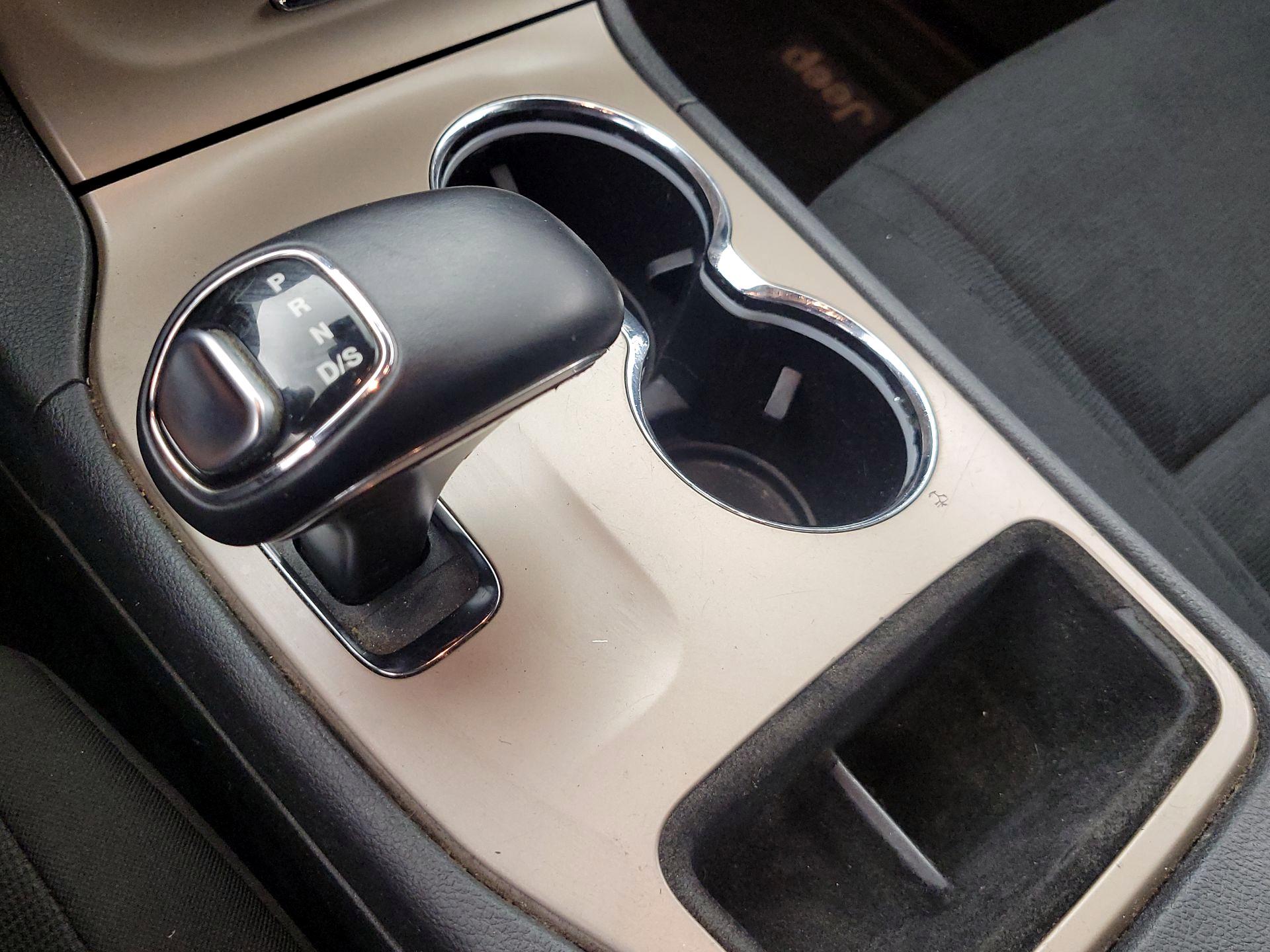 Thumbnail: 2014 Jeep Grand Cherokee - 16