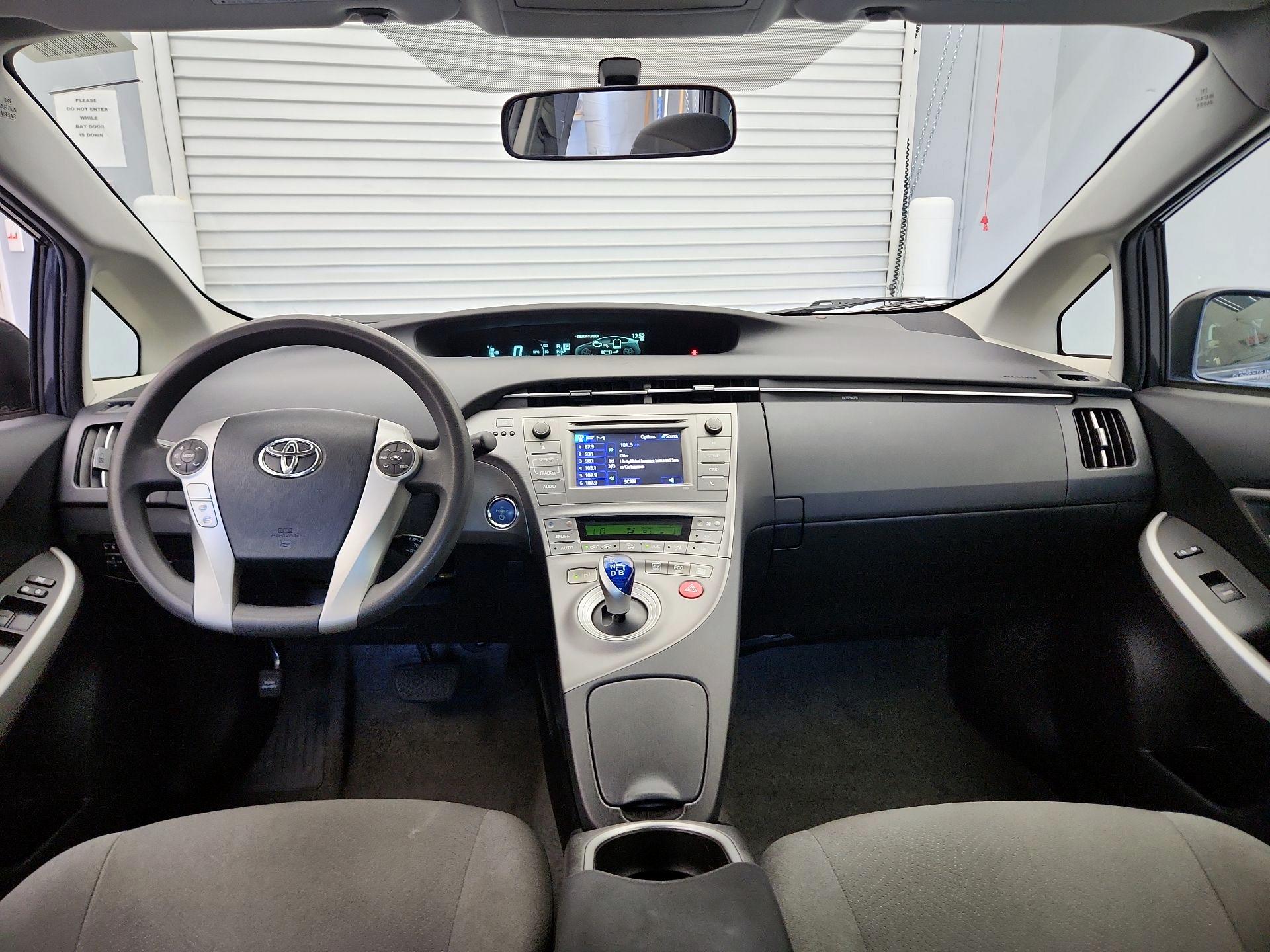 Thumbnail: 2015 Toyota Prius - 9
