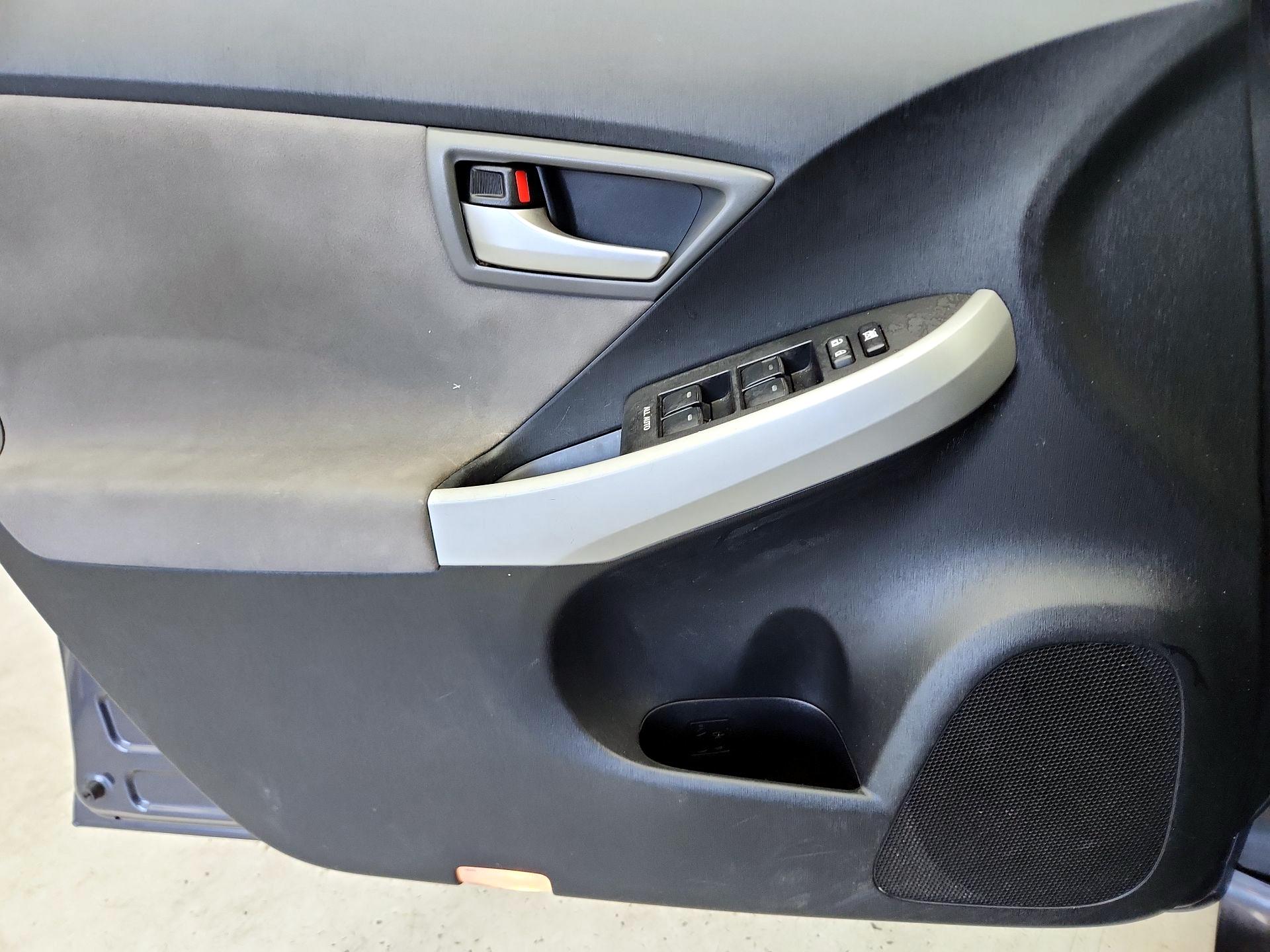 Thumbnail: 2015 Toyota Prius - 12