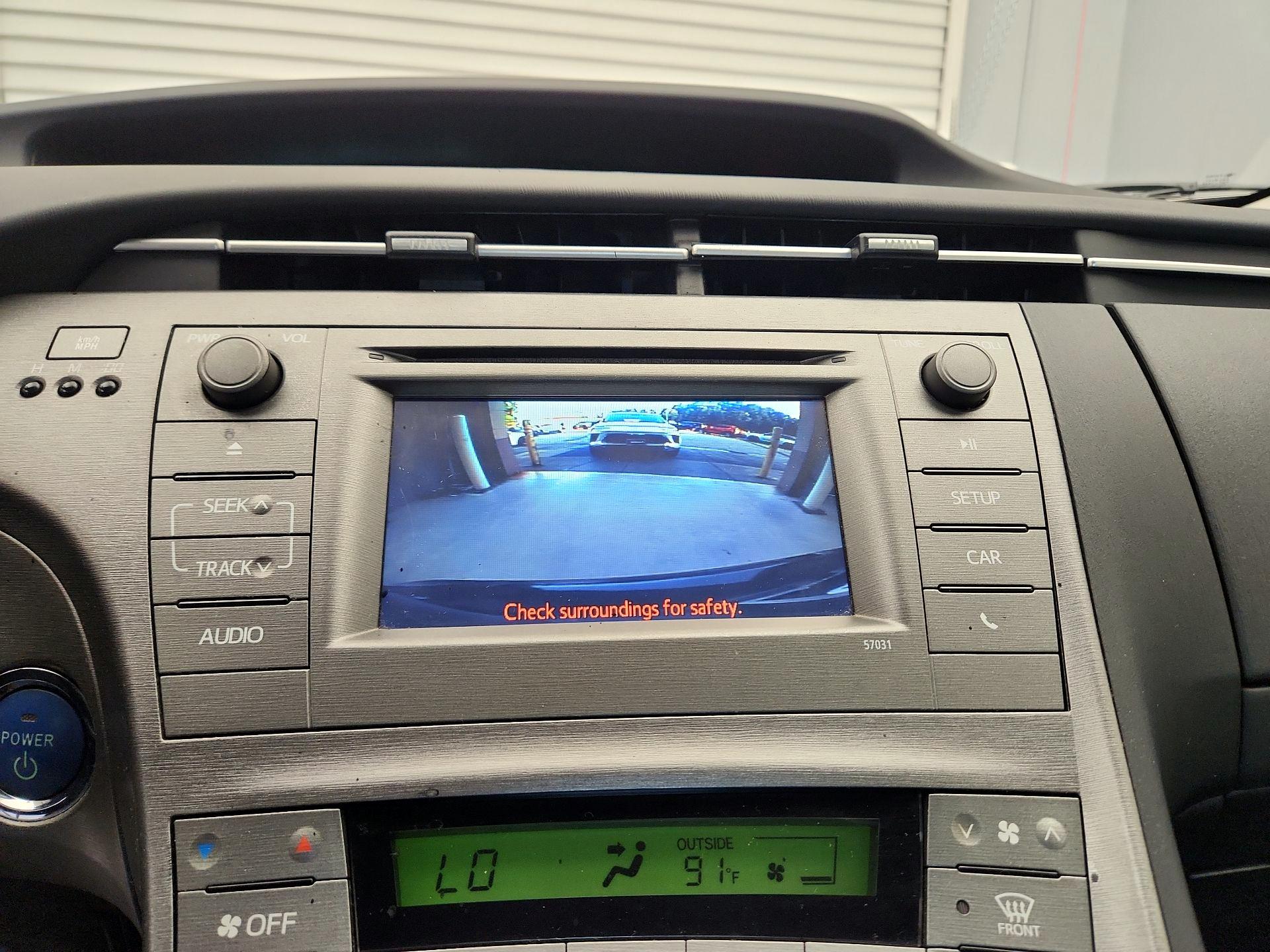 Thumbnail: 2015 Toyota Prius - 14
