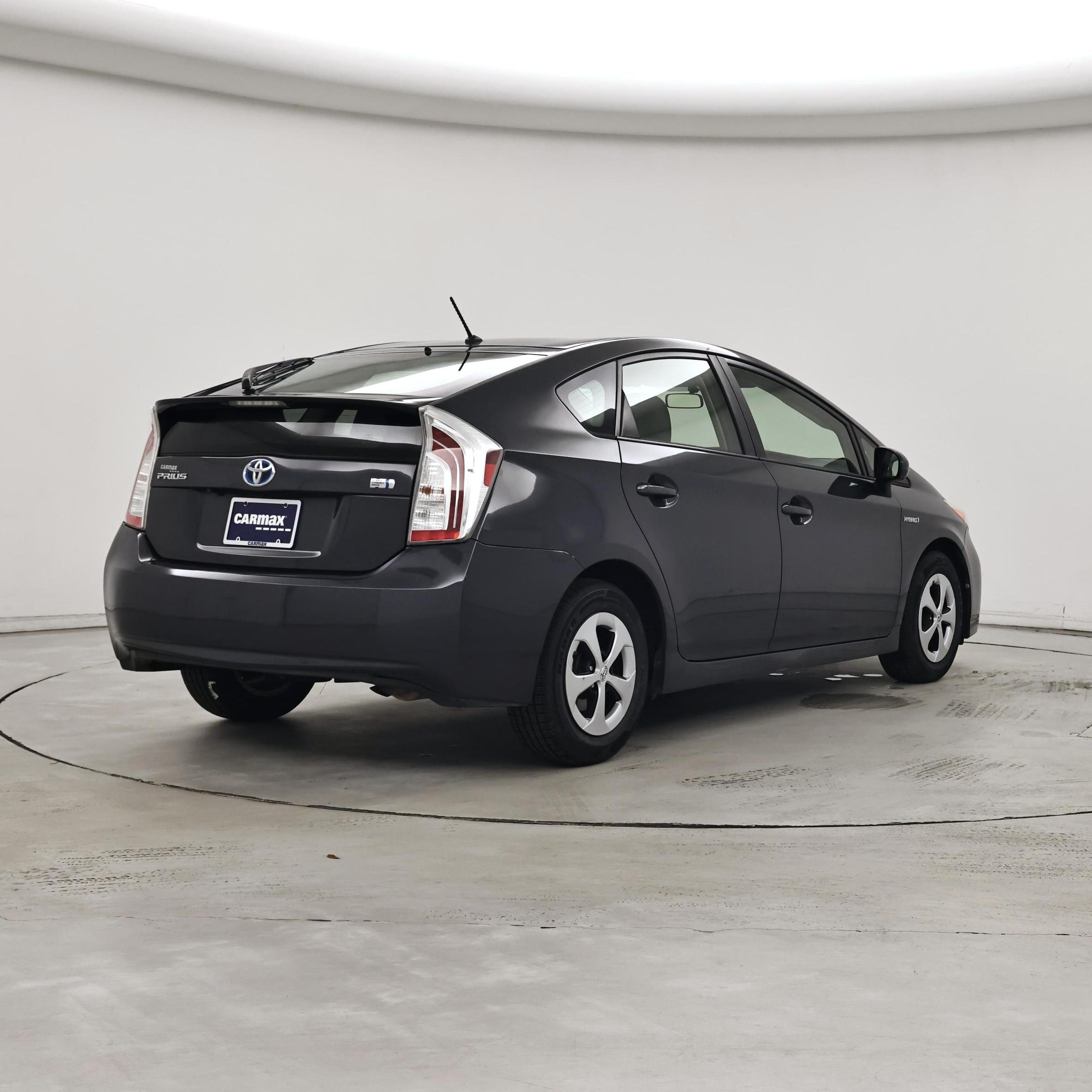 Thumbnail: 2015 Toyota Prius - 8