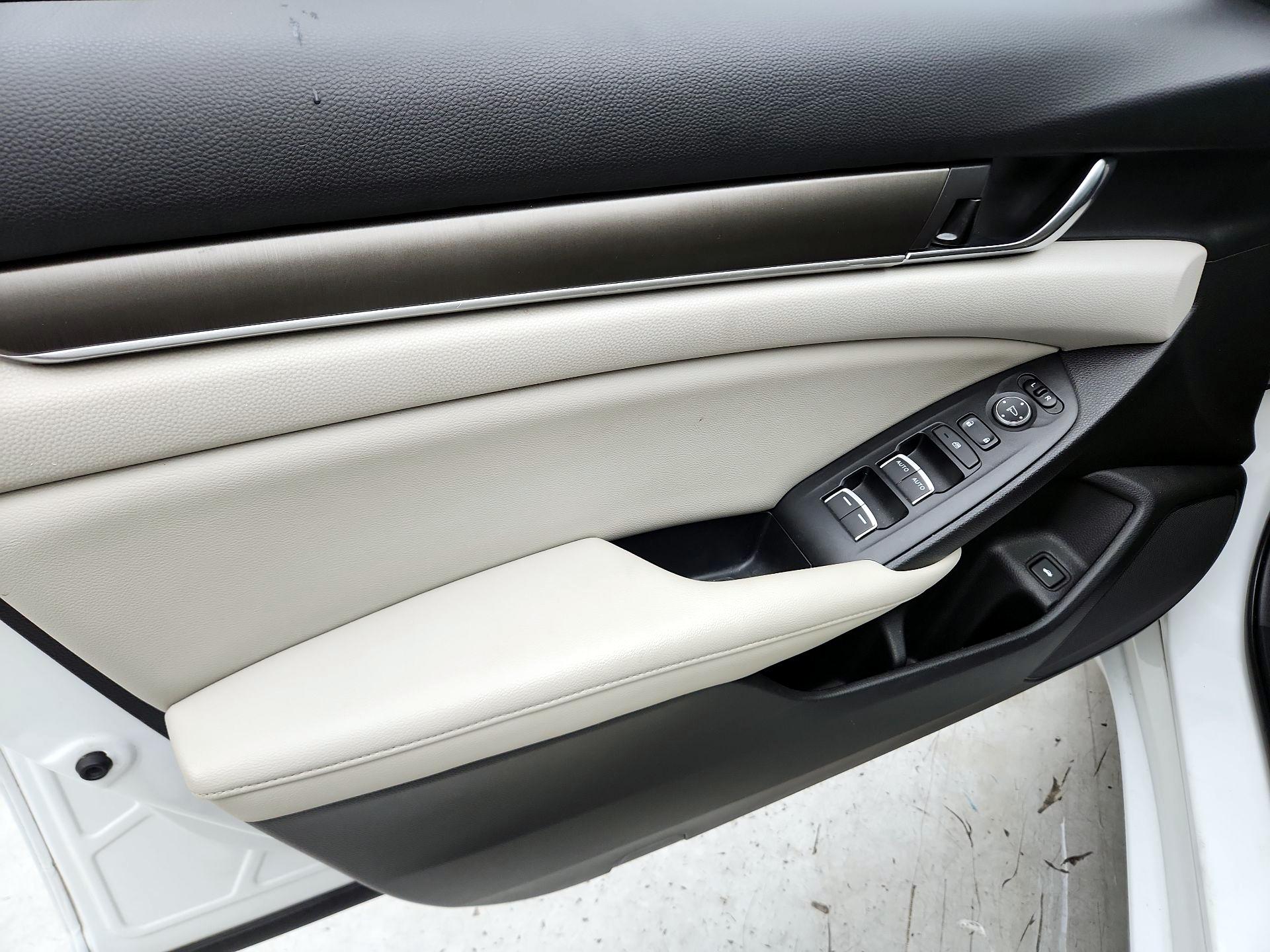 Thumbnail: 2019 Honda Accord - 12