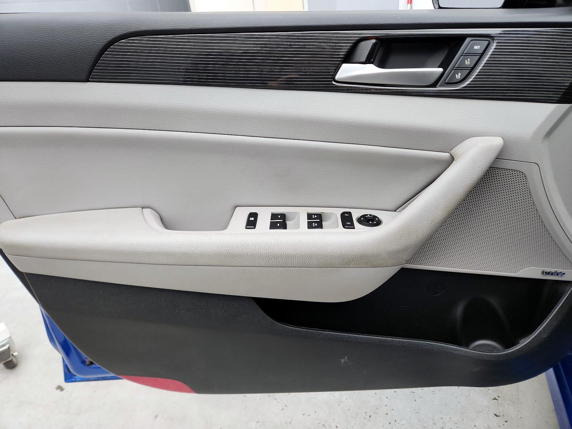 Thumbnail: 2018 Hyundai Sonata - 12
