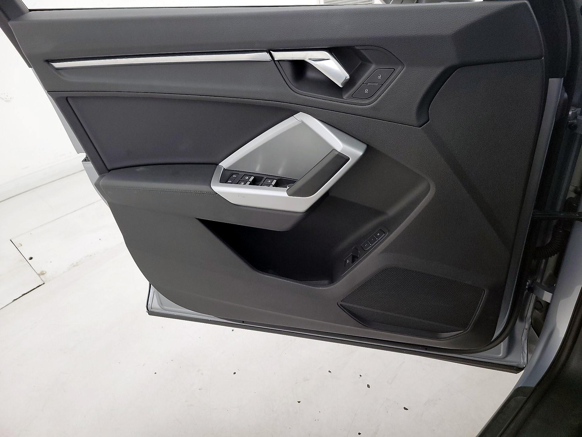 Thumbnail: 2022 Audi Q3 - 12