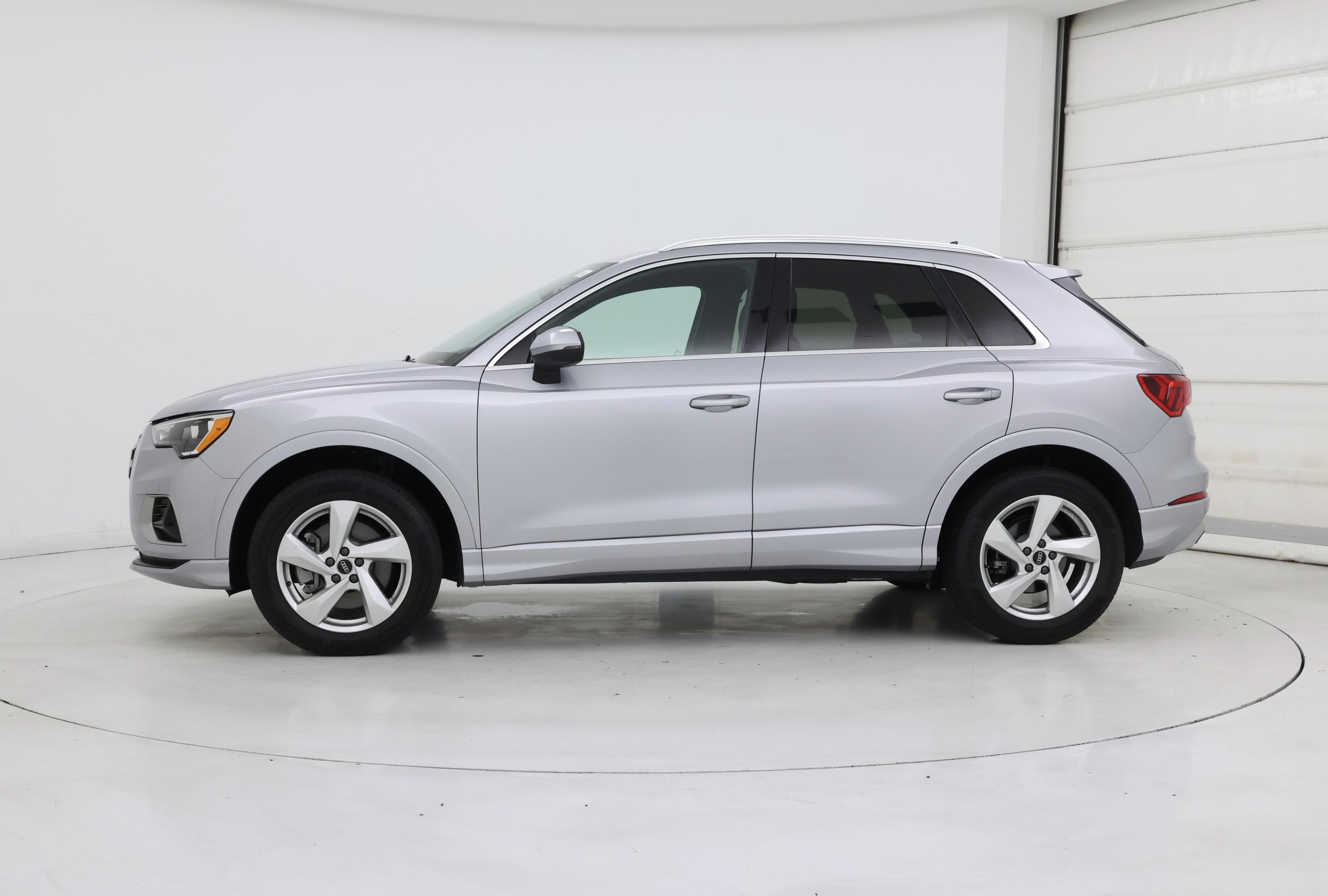 Thumbnail: 2022 Audi Q3 - 3