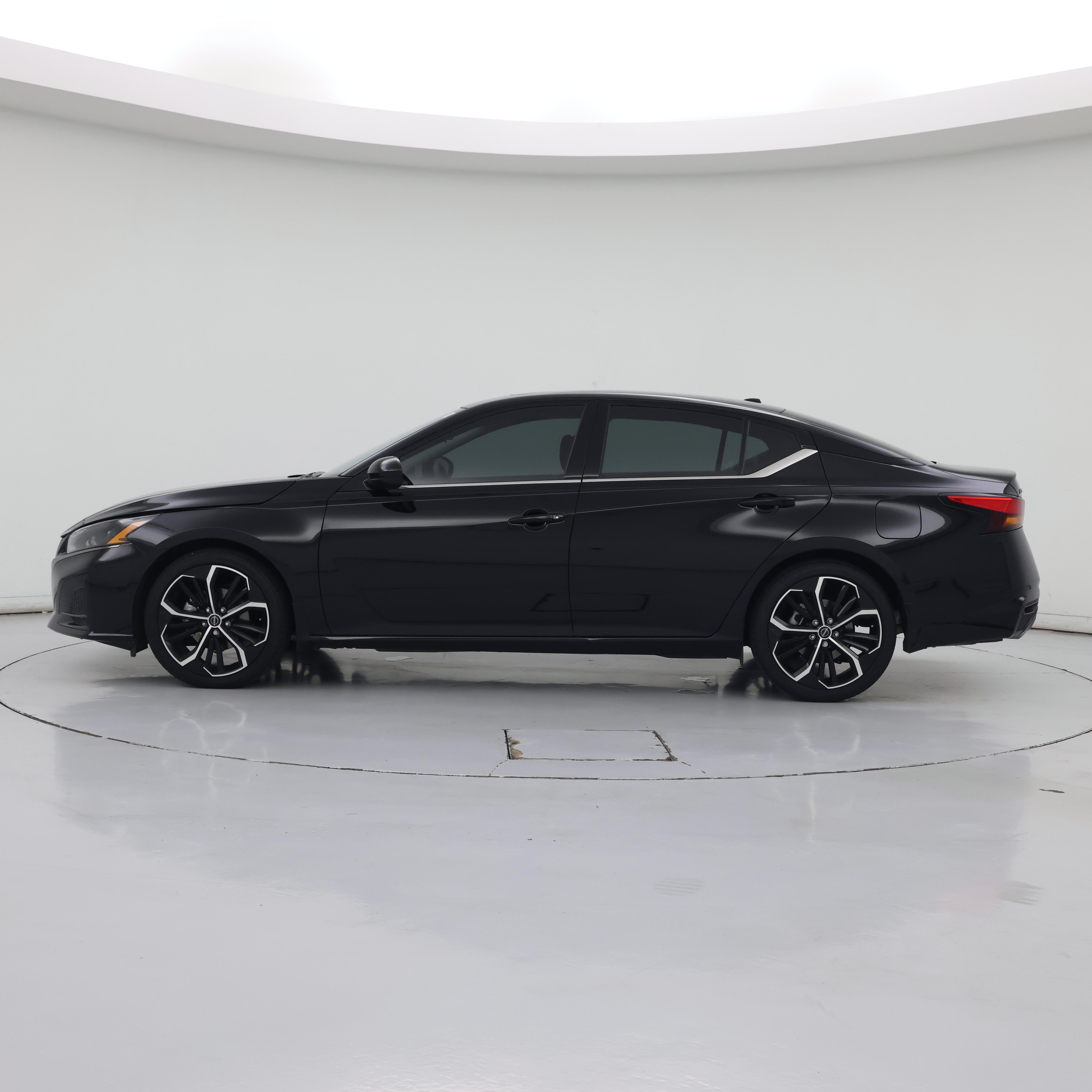 Thumbnail: 2024 Nissan Altima - 3