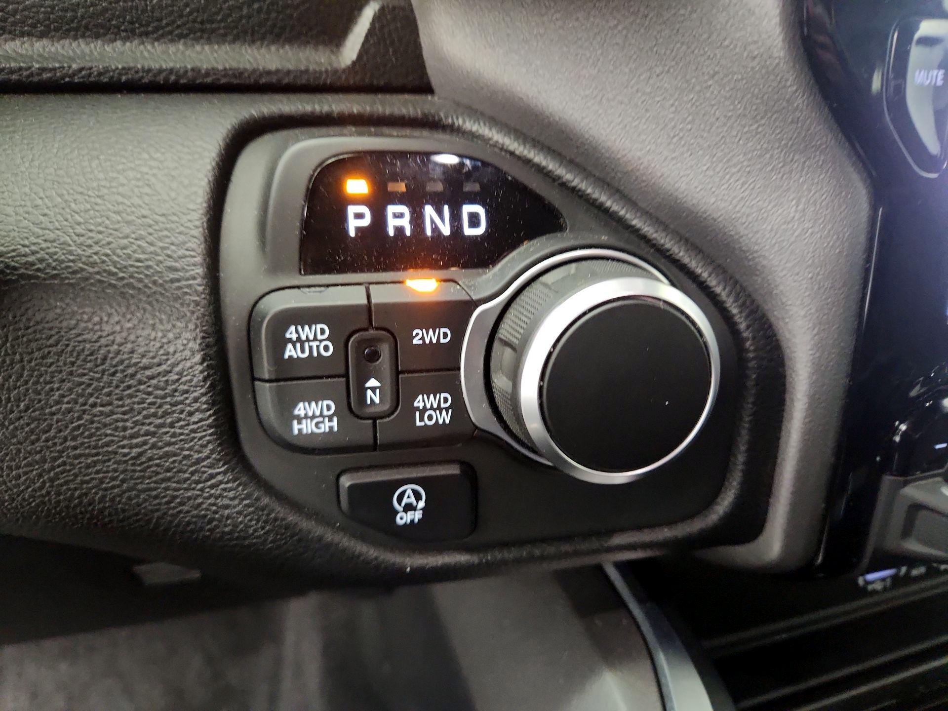 Thumbnail: 2025 RAM 1500 - 18