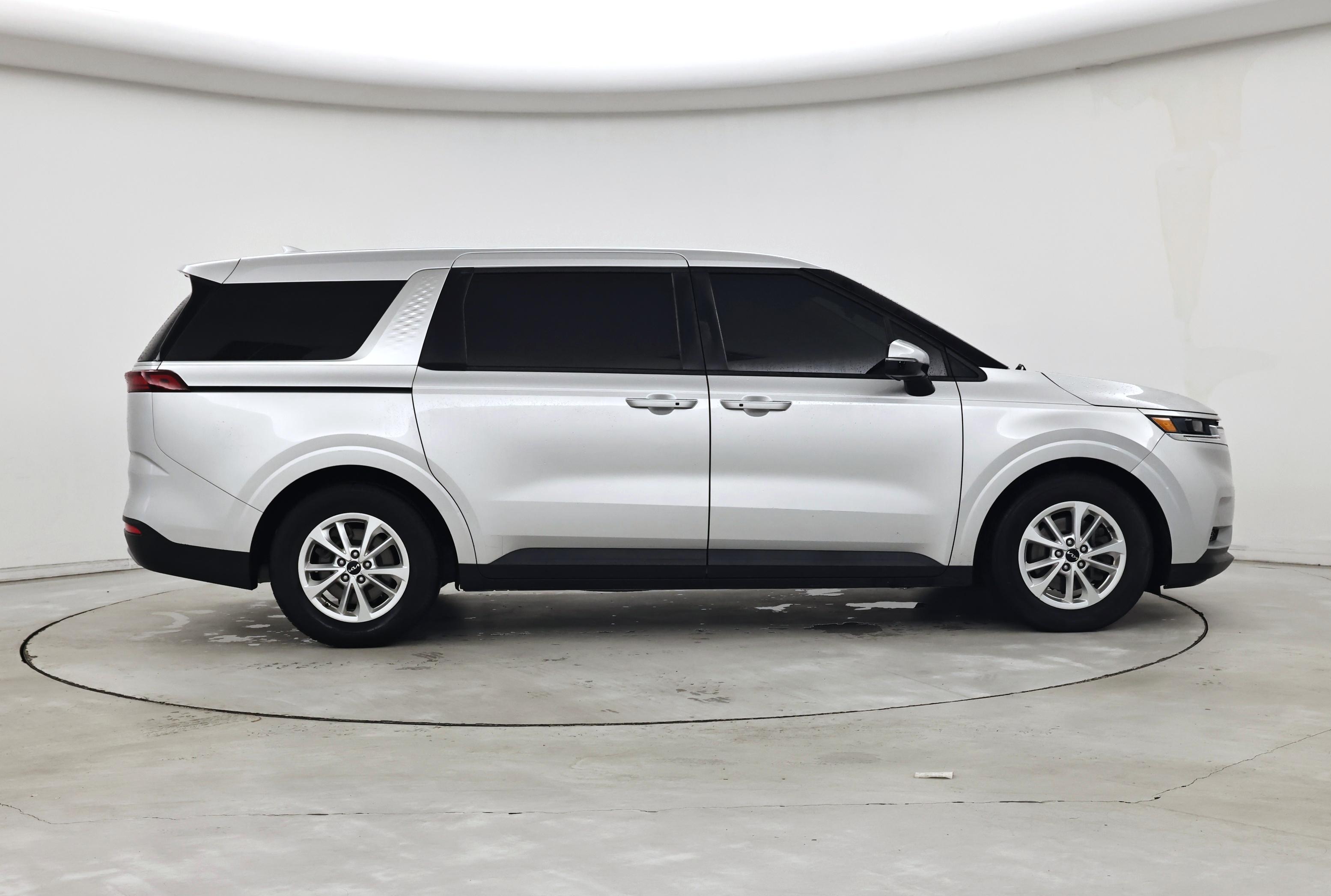 Thumbnail: 2022 Kia Carnival - 7