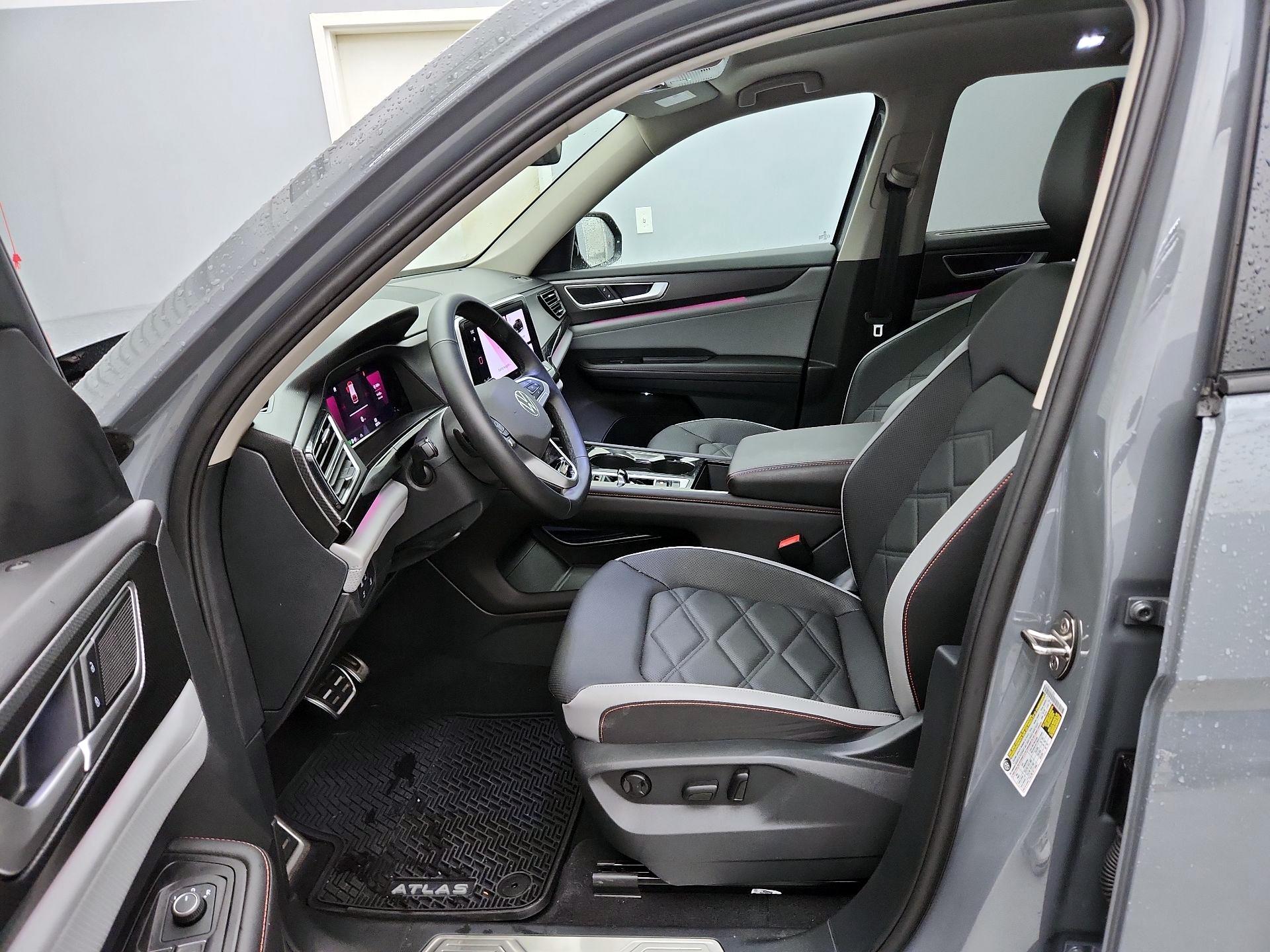 Thumbnail: 2025 Volkswagen Atlas - 11