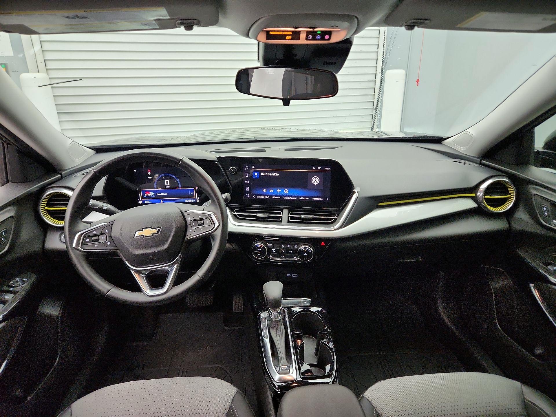 Thumbnail: 2024 Chevrolet Trax - 9