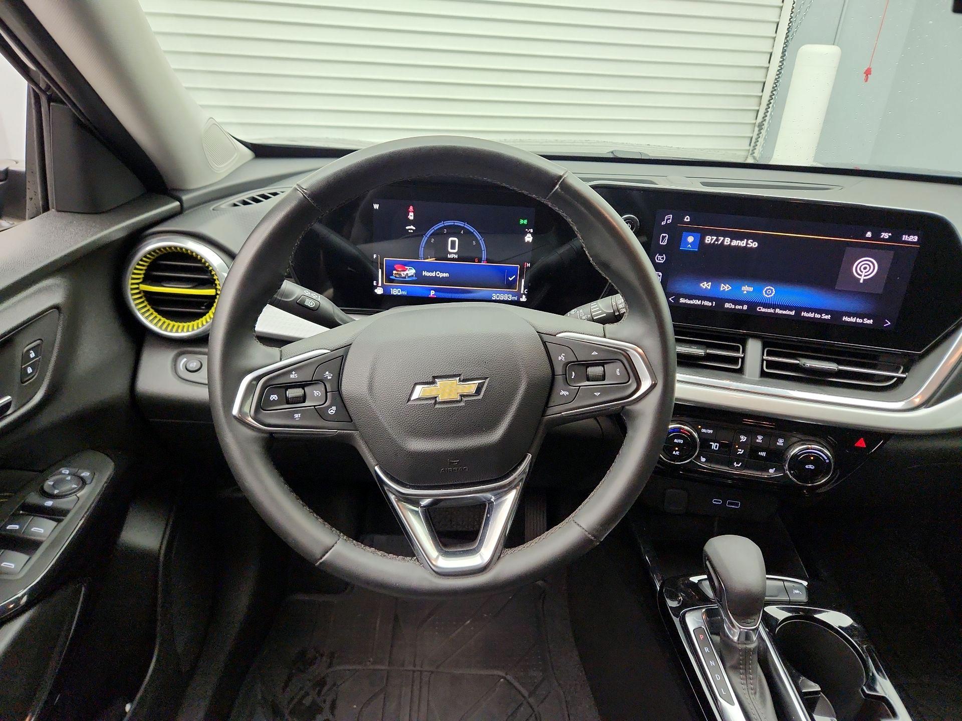 Thumbnail: 2024 Chevrolet Trax - 10