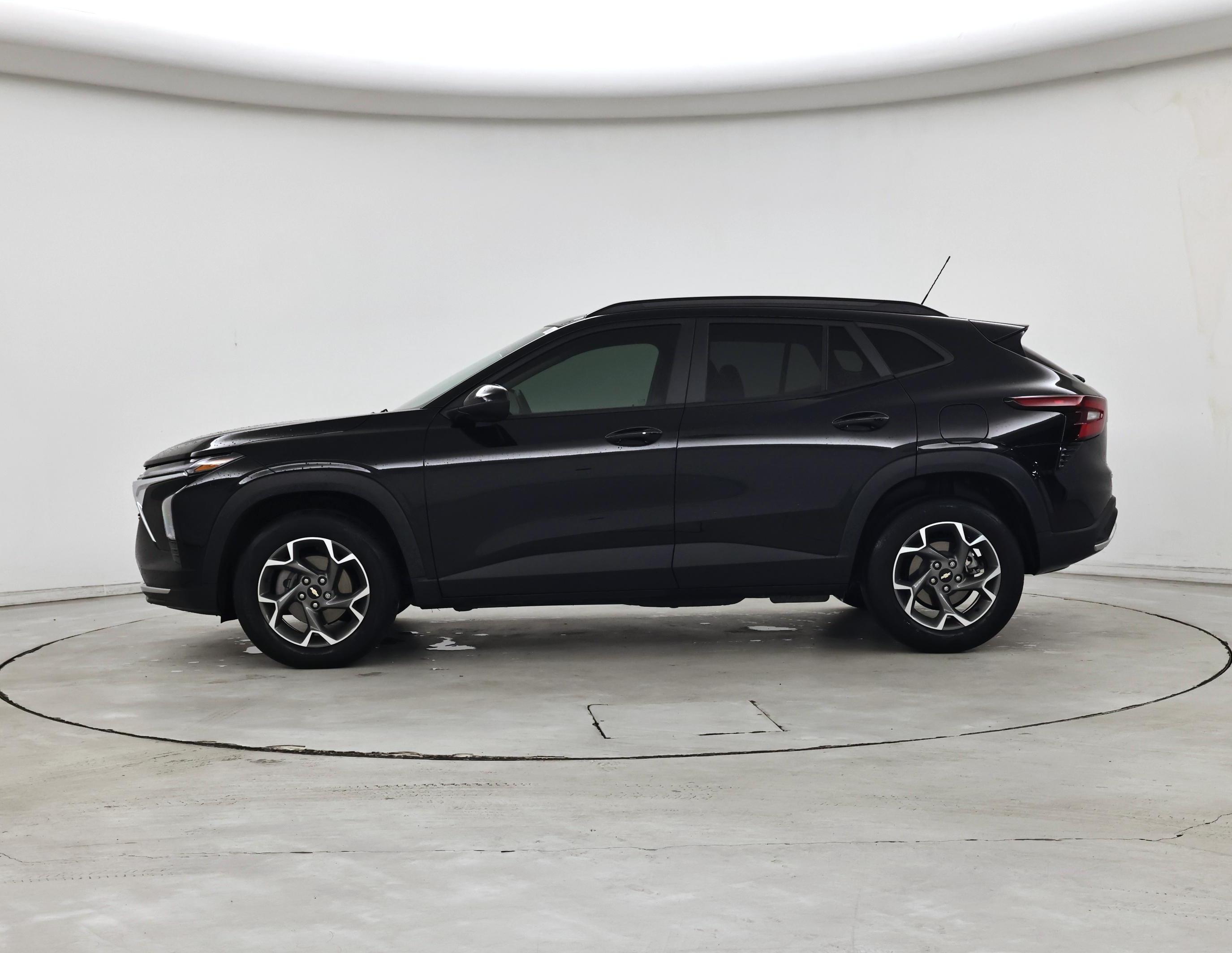 Thumbnail: 2024 Chevrolet Trax - 3