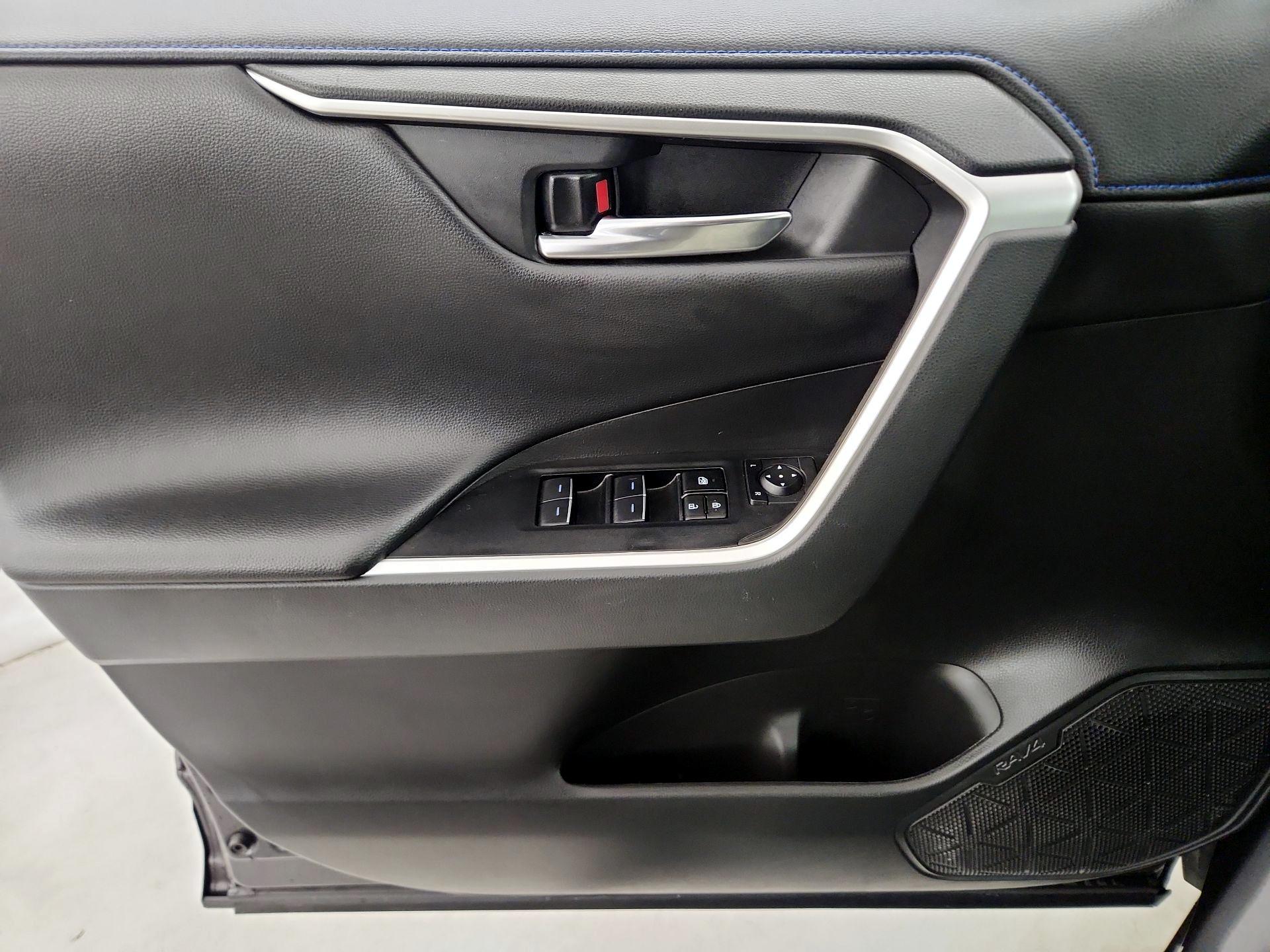 Thumbnail: 2024 Toyota RAV4 - 12