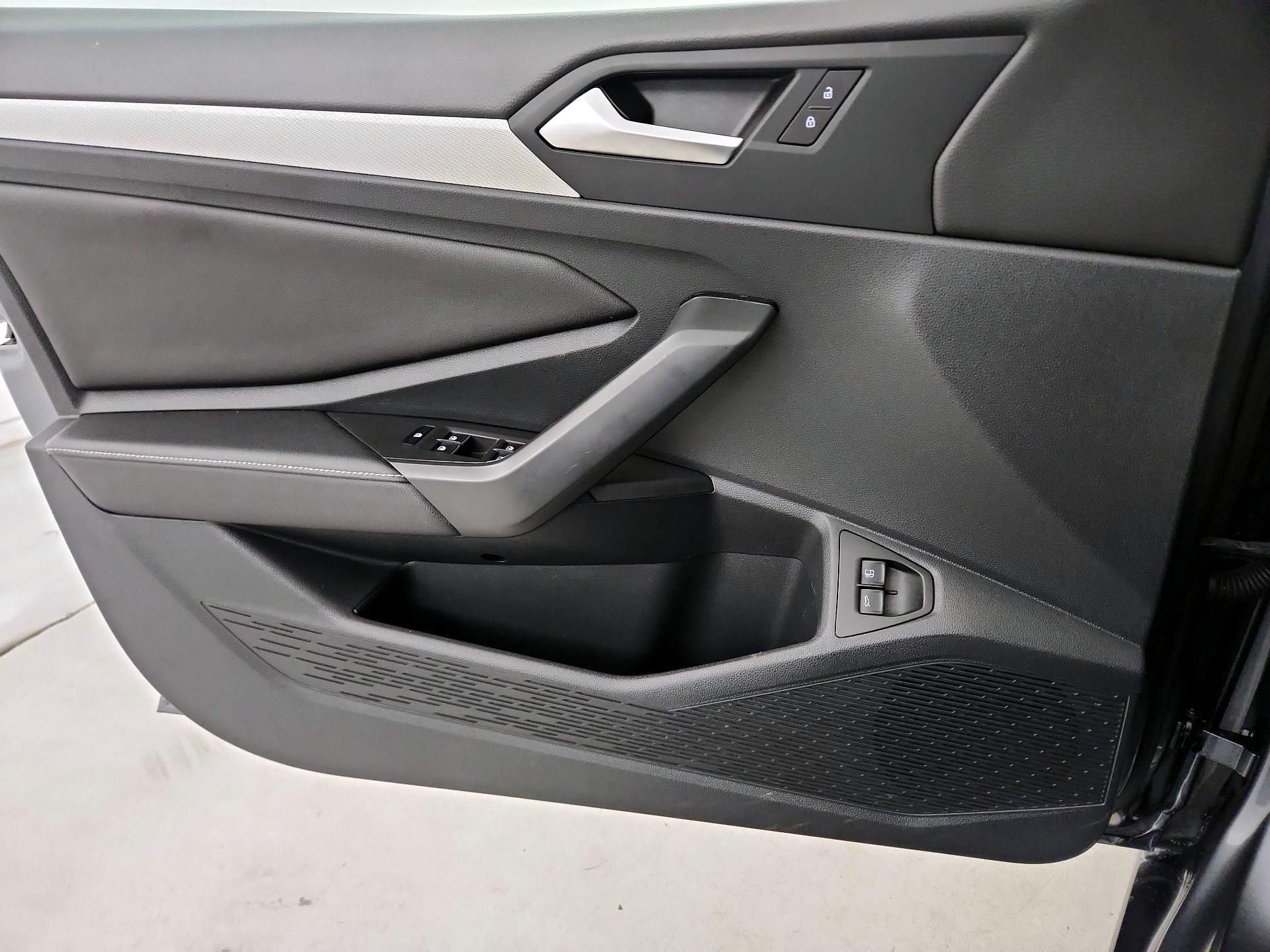 Thumbnail: 2024 Volkswagen Jetta - 10