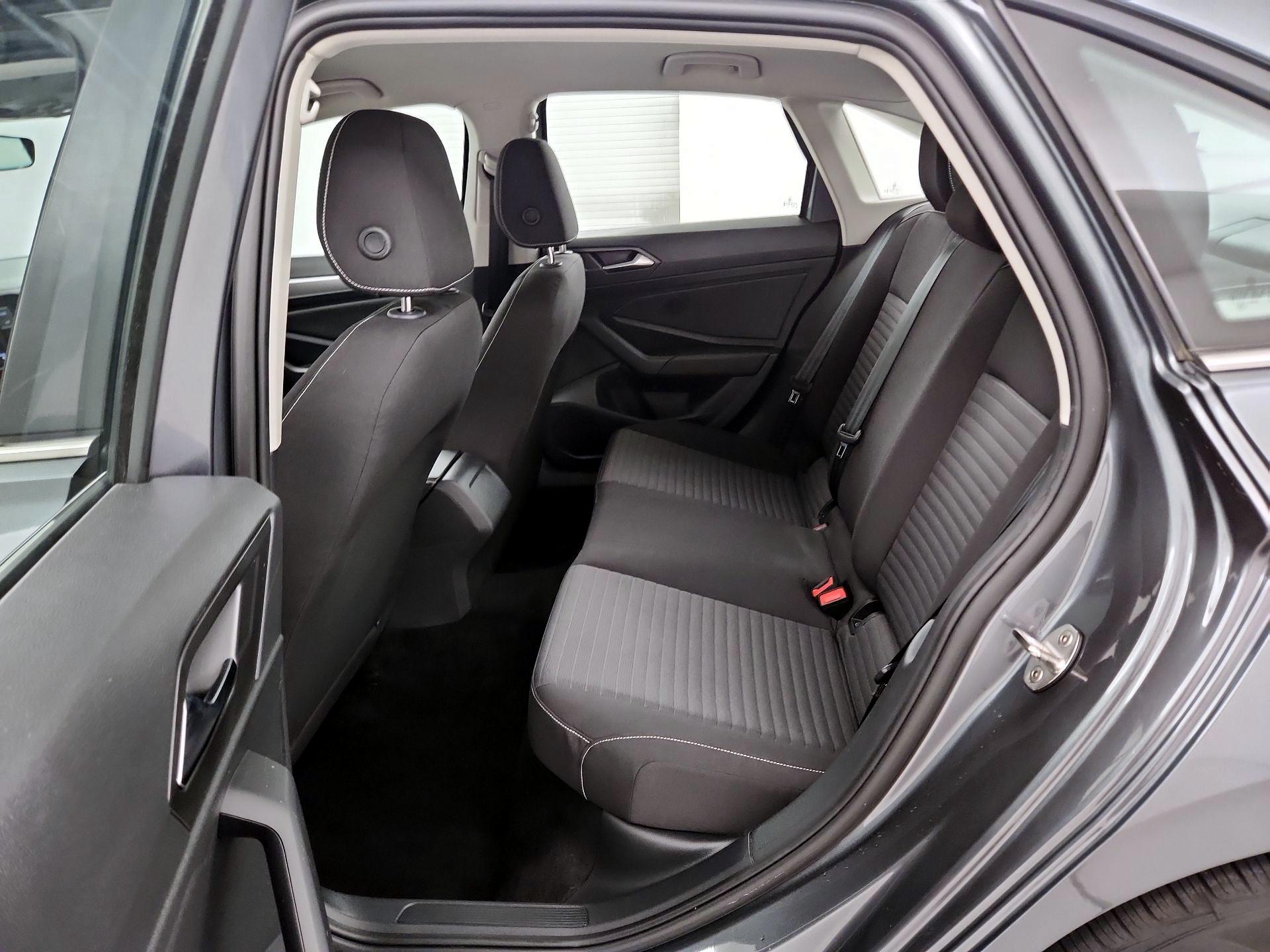 Thumbnail: 2024 Volkswagen Jetta - 17