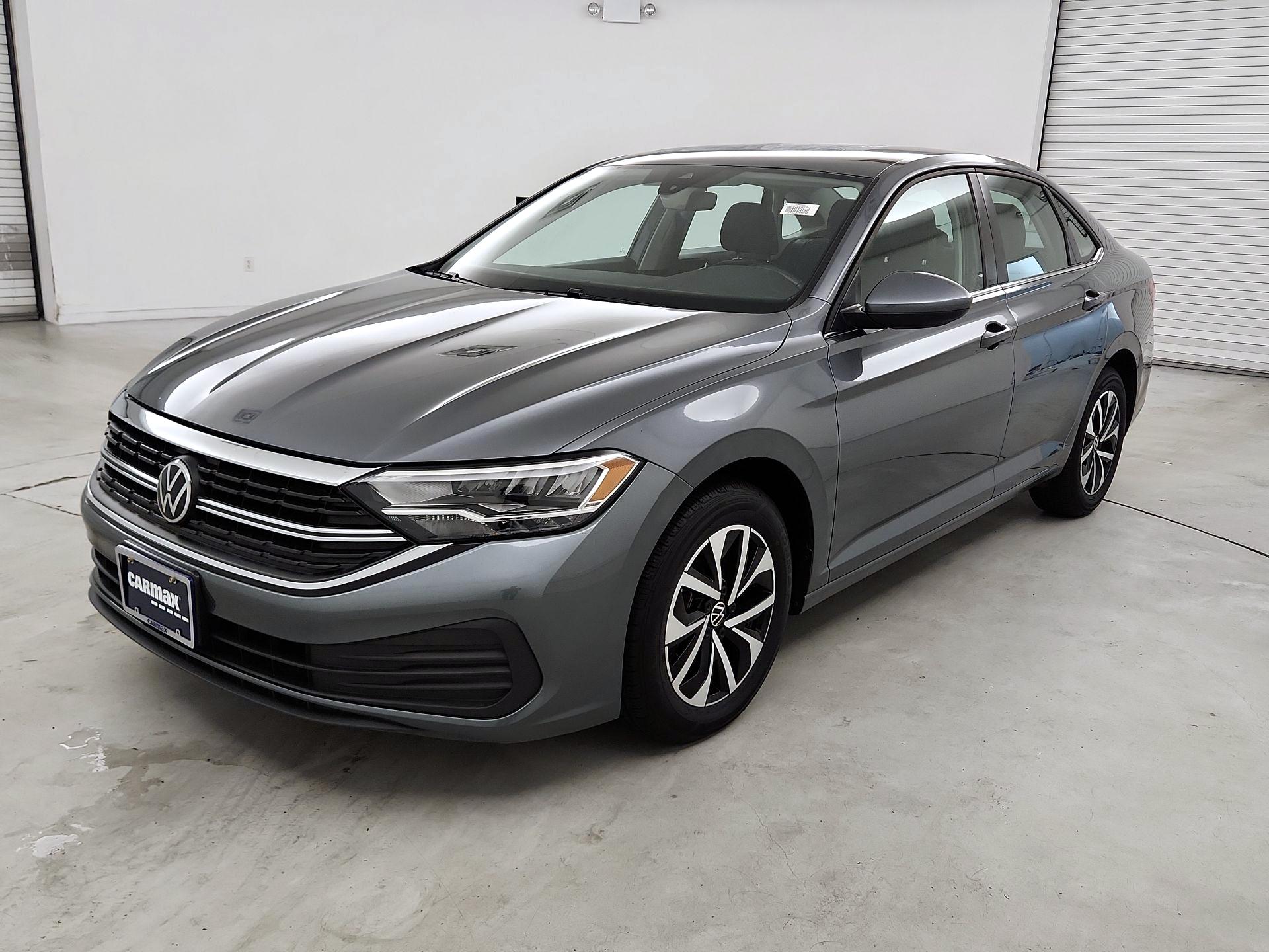 Thumbnail: 2024 Volkswagen Jetta - 3