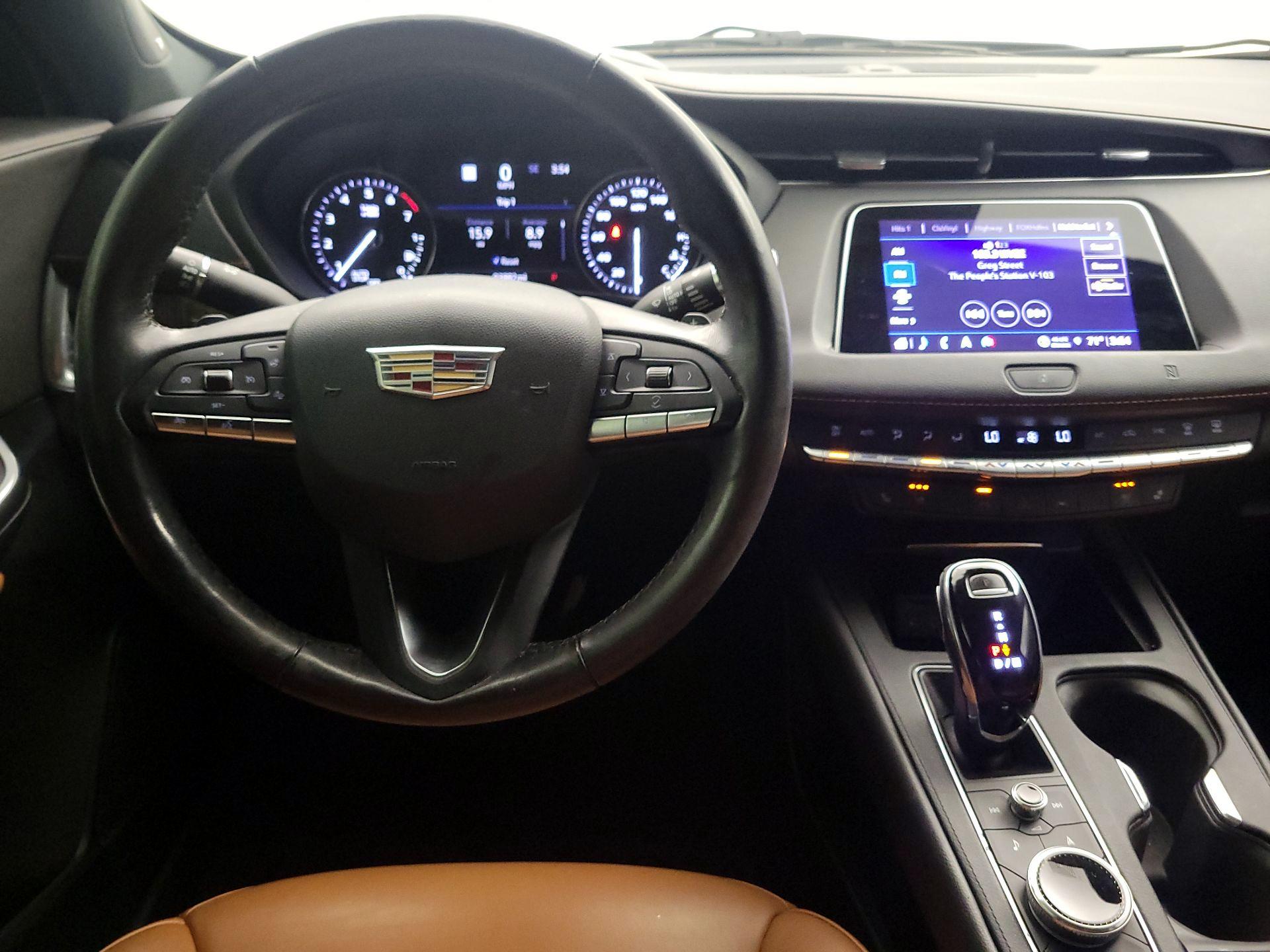 Thumbnail: 2021 Cadillac XT4 - 10