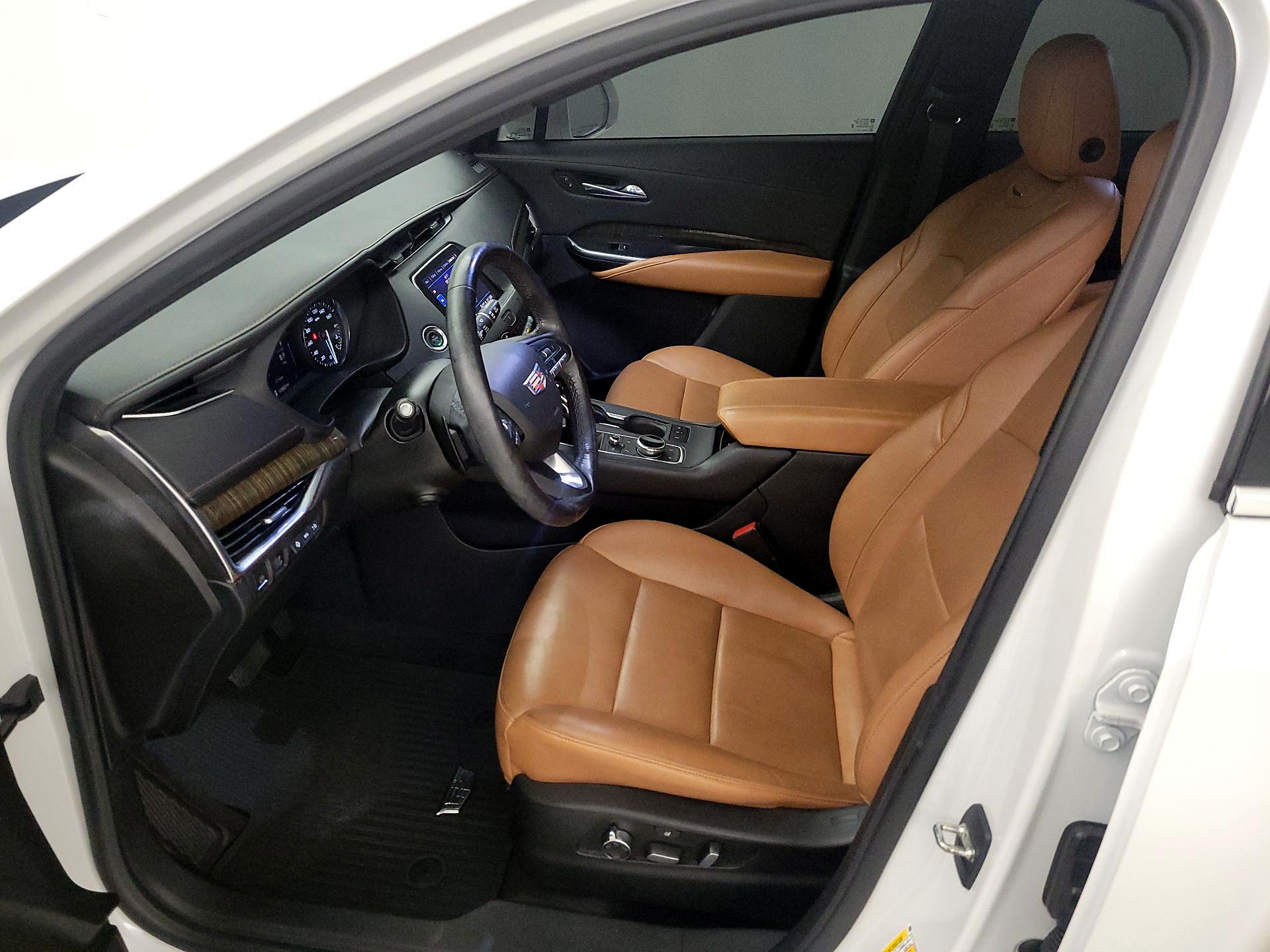 Thumbnail: 2021 Cadillac XT4 - 11
