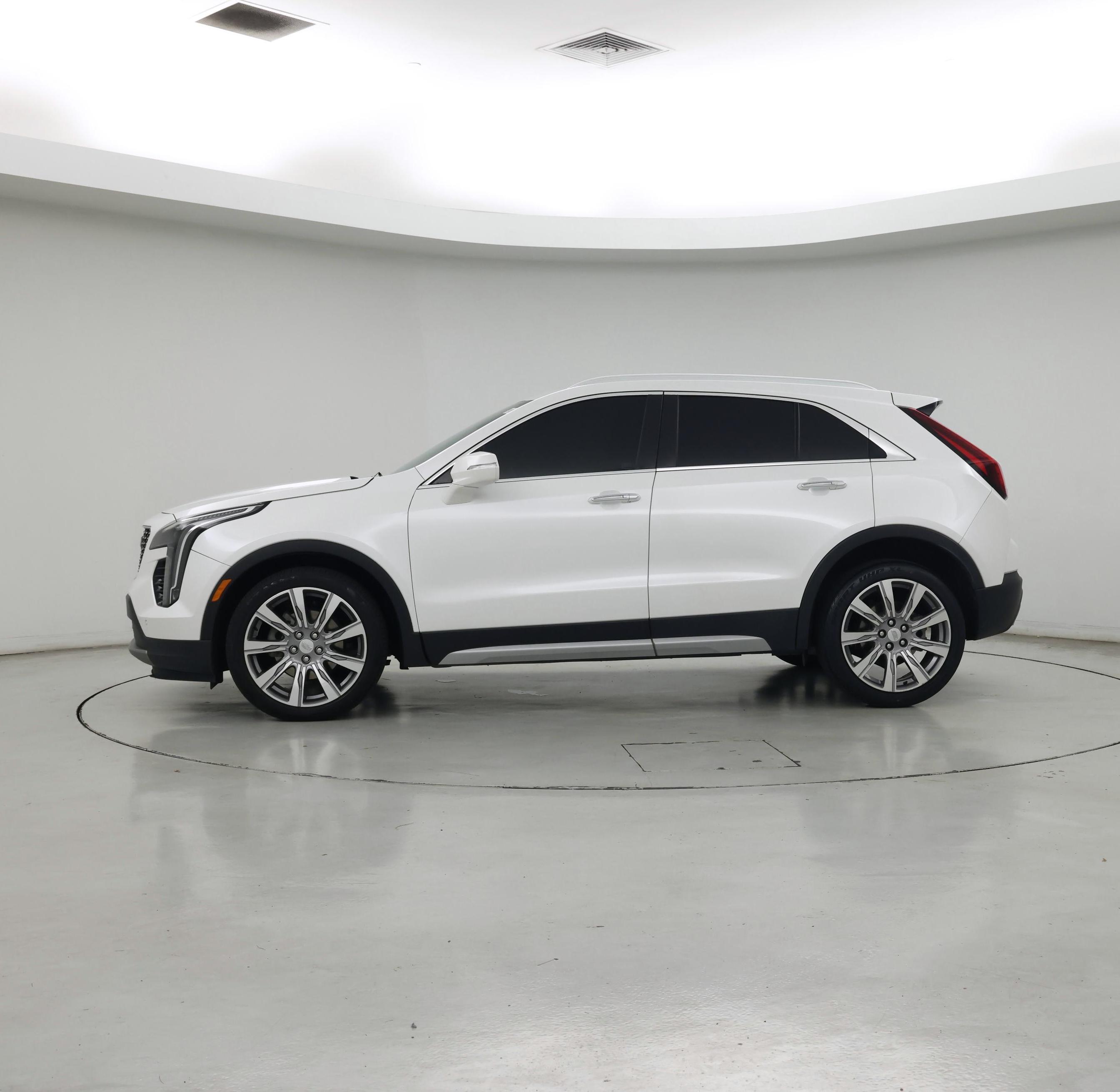 Thumbnail: 2021 Cadillac XT4 - 3