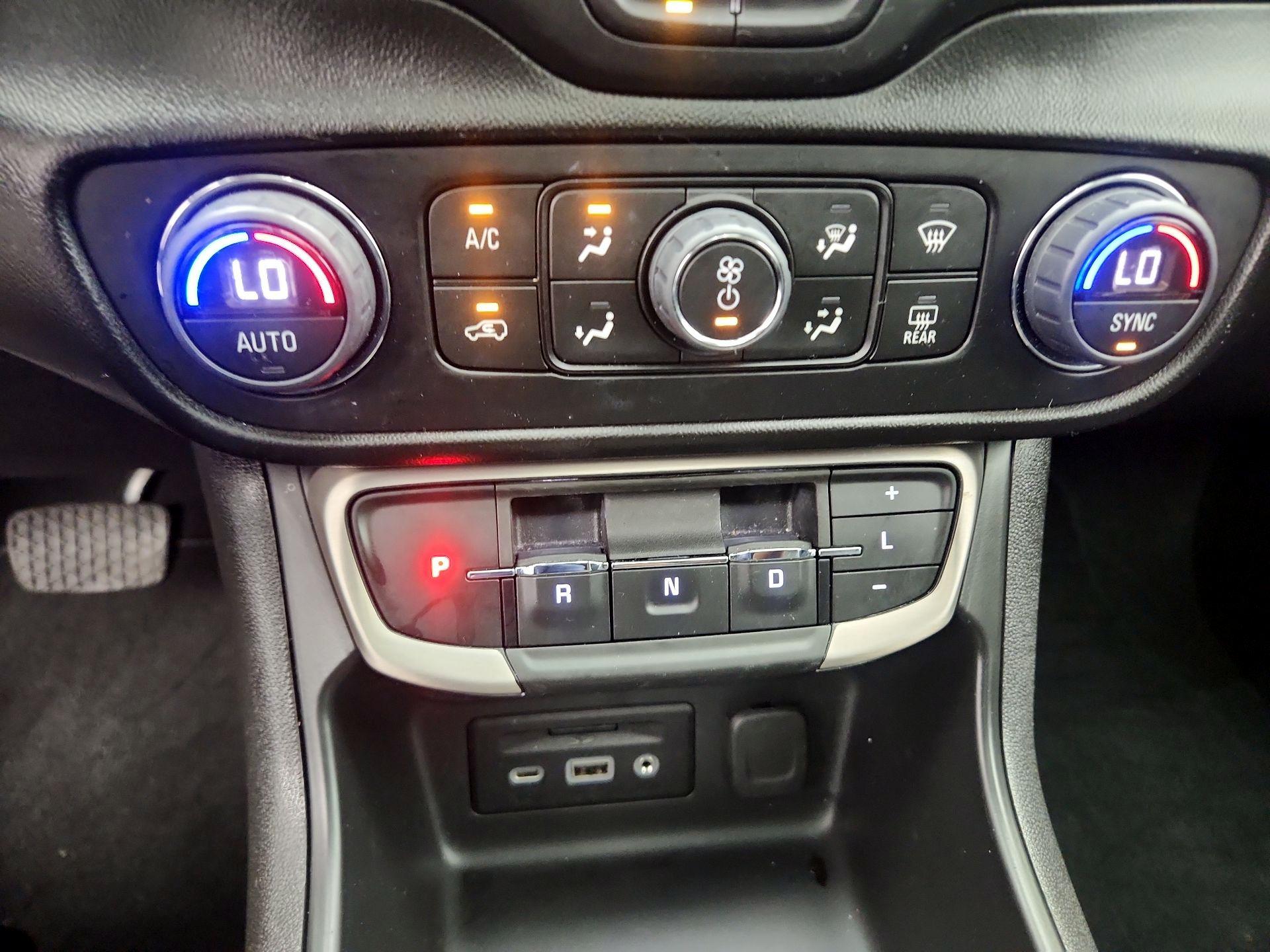 Thumbnail: 2022 GMC Terrain - 17