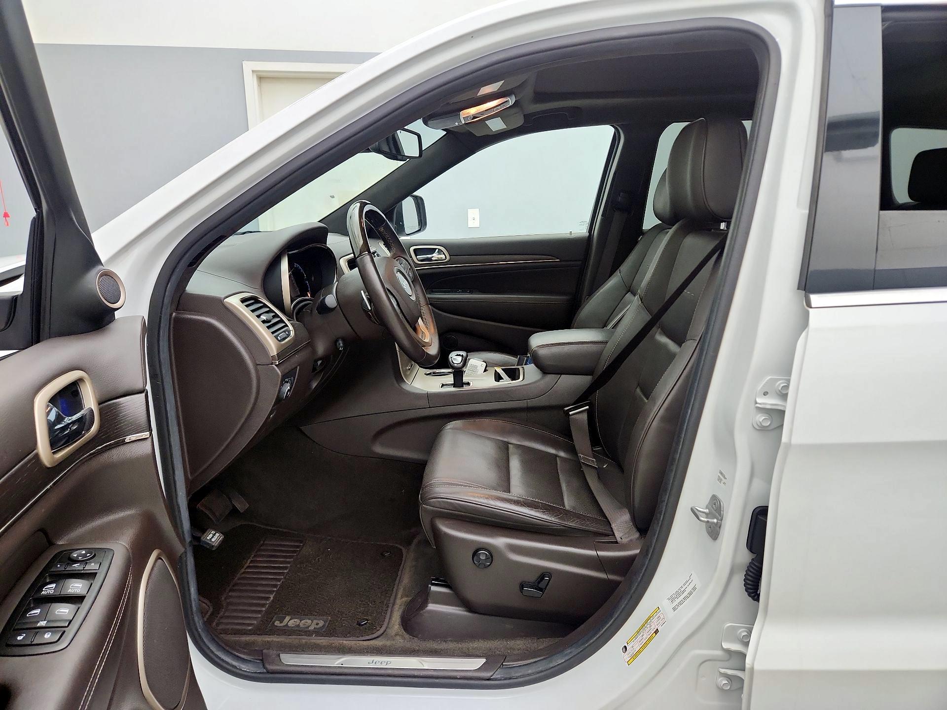 Thumbnail: 2014 Jeep Grand Cherokee - 11