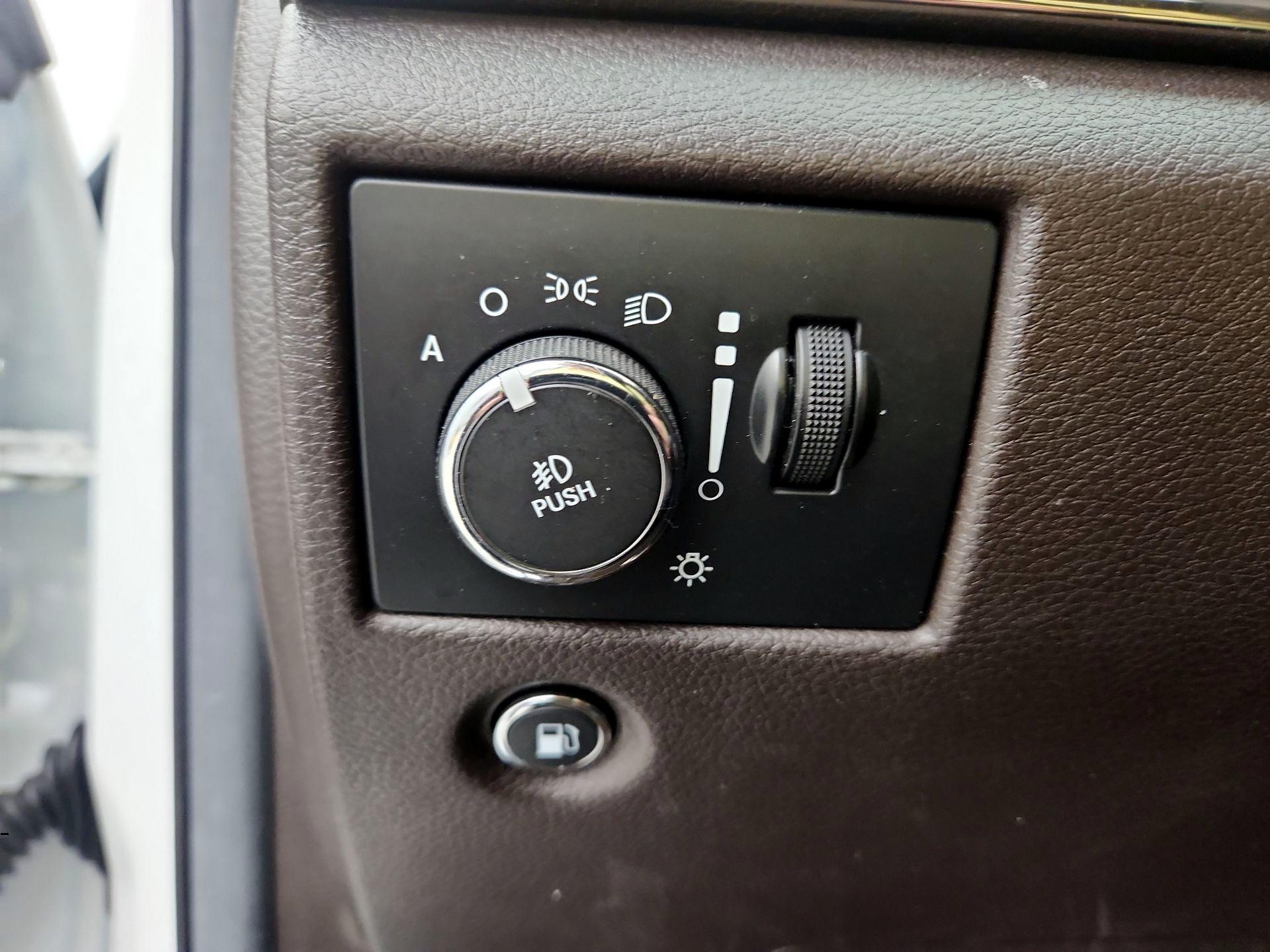 Thumbnail: 2014 Jeep Grand Cherokee - 13