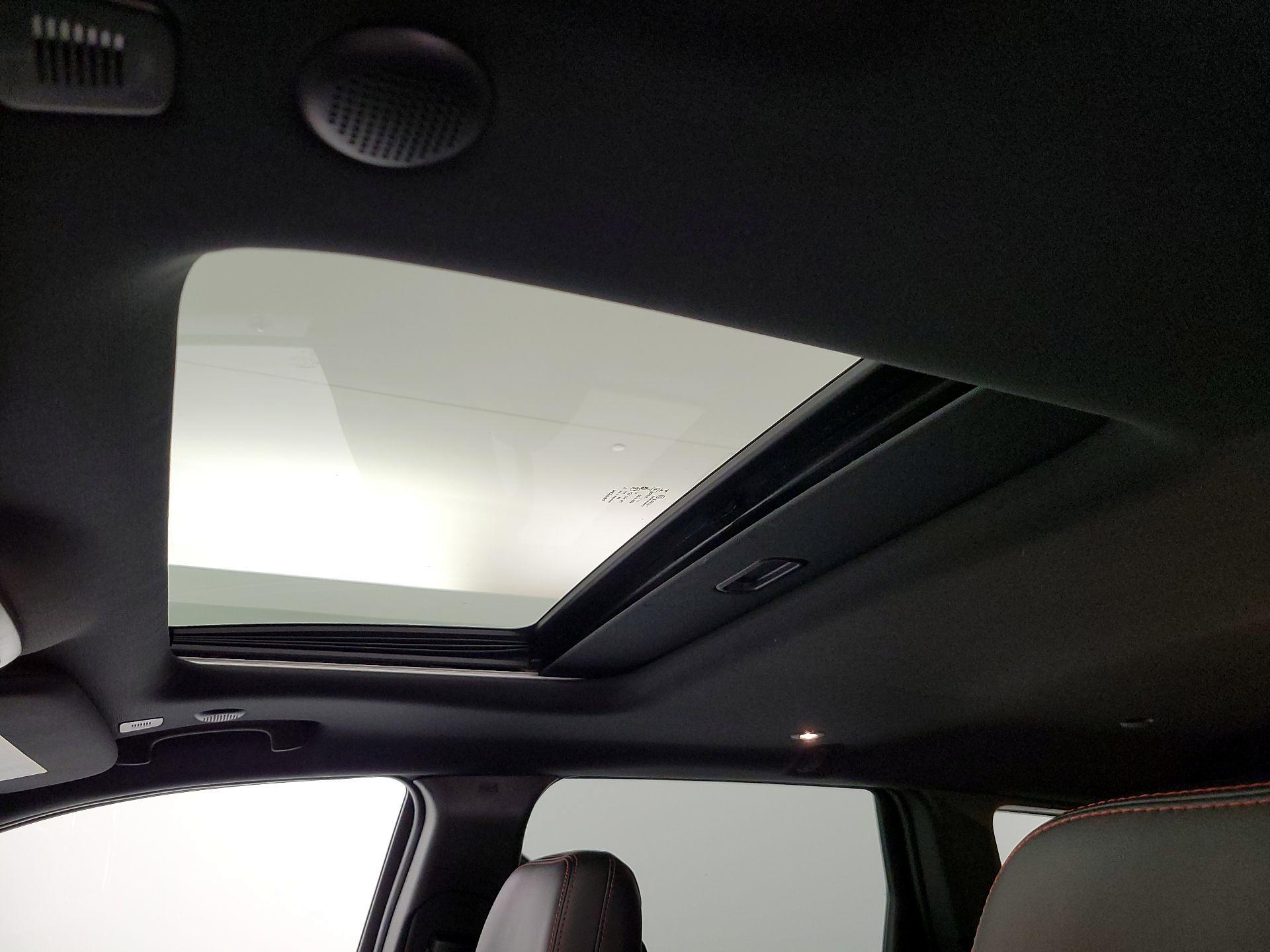 Thumbnail: 2020 Jeep Grand Cherokee - 20