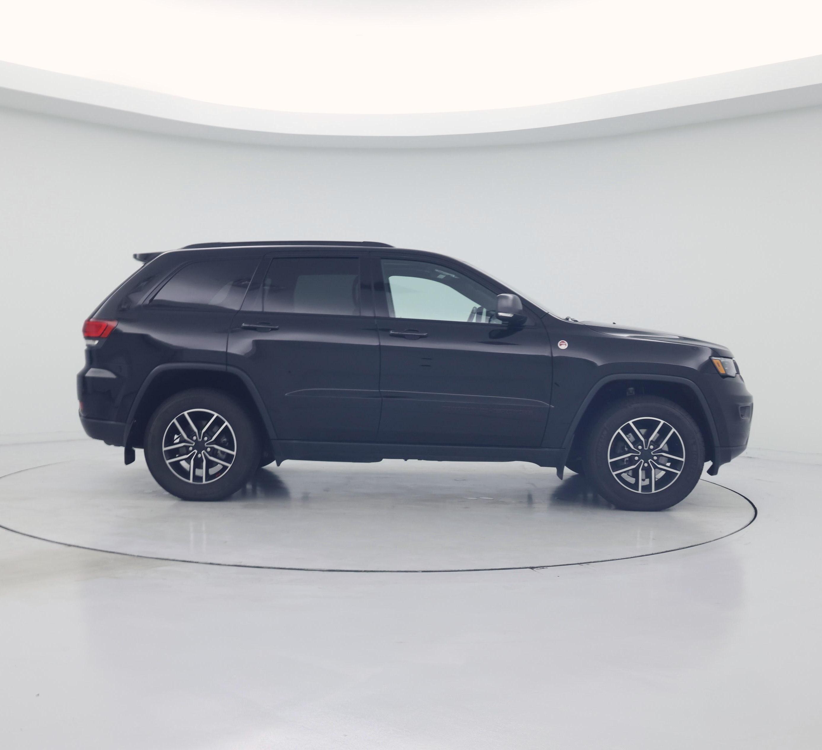 Thumbnail: 2020 Jeep Grand Cherokee - 7