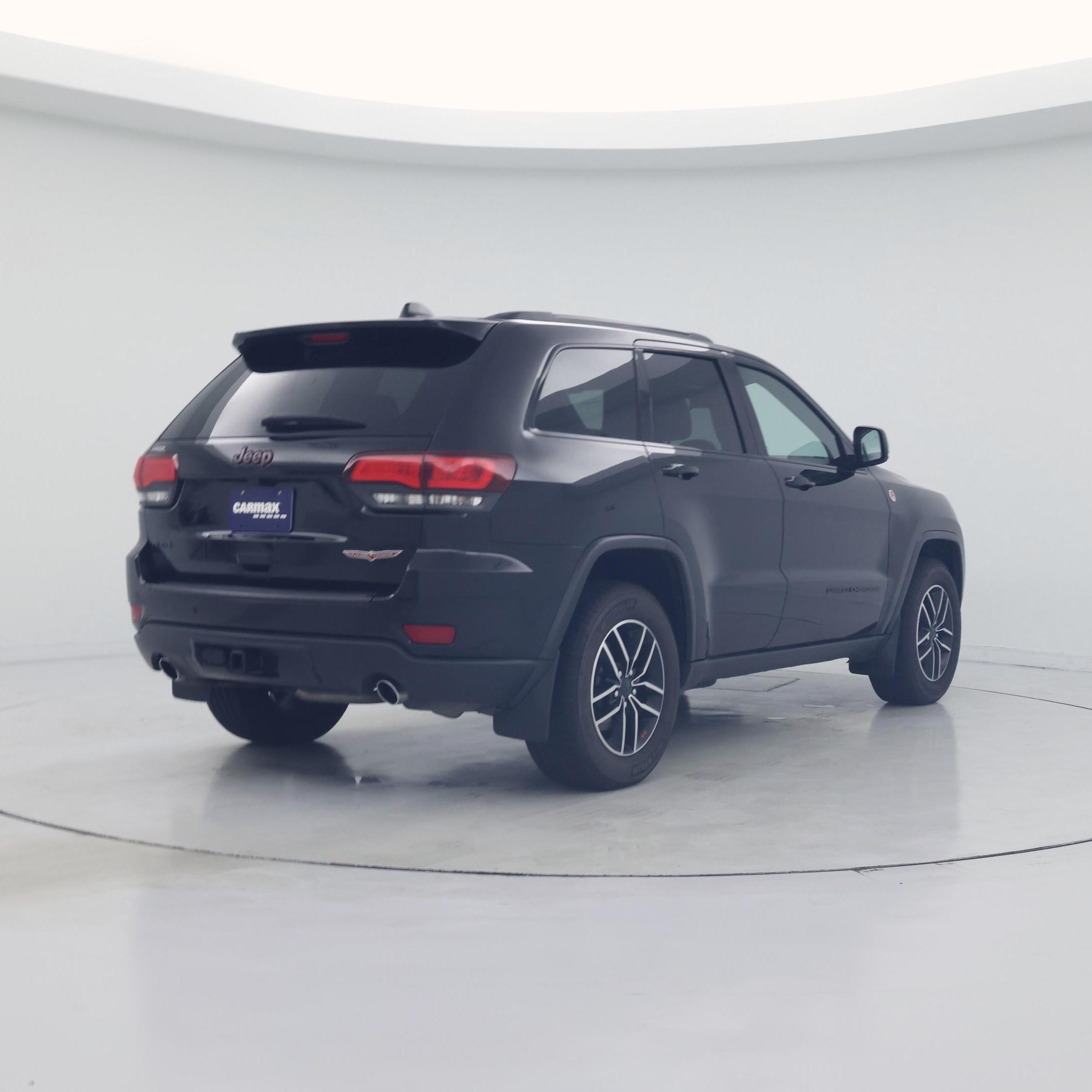Thumbnail: 2020 Jeep Grand Cherokee - 8