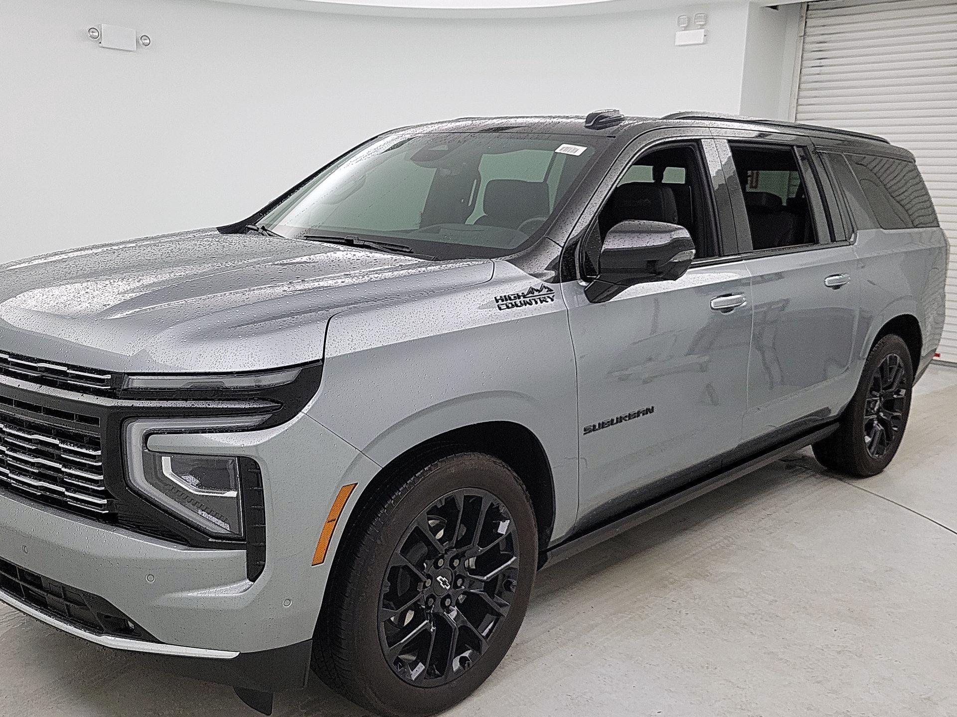 Thumbnail: 2025 Chevrolet Suburban - 3