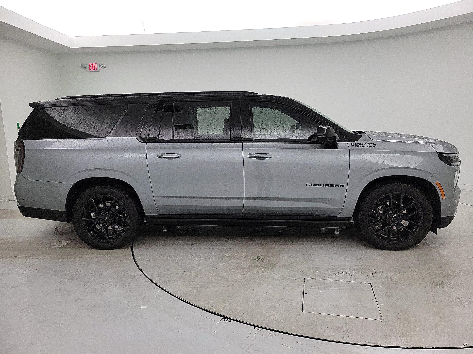 Thumbnail: 2025 Chevrolet Suburban - 4