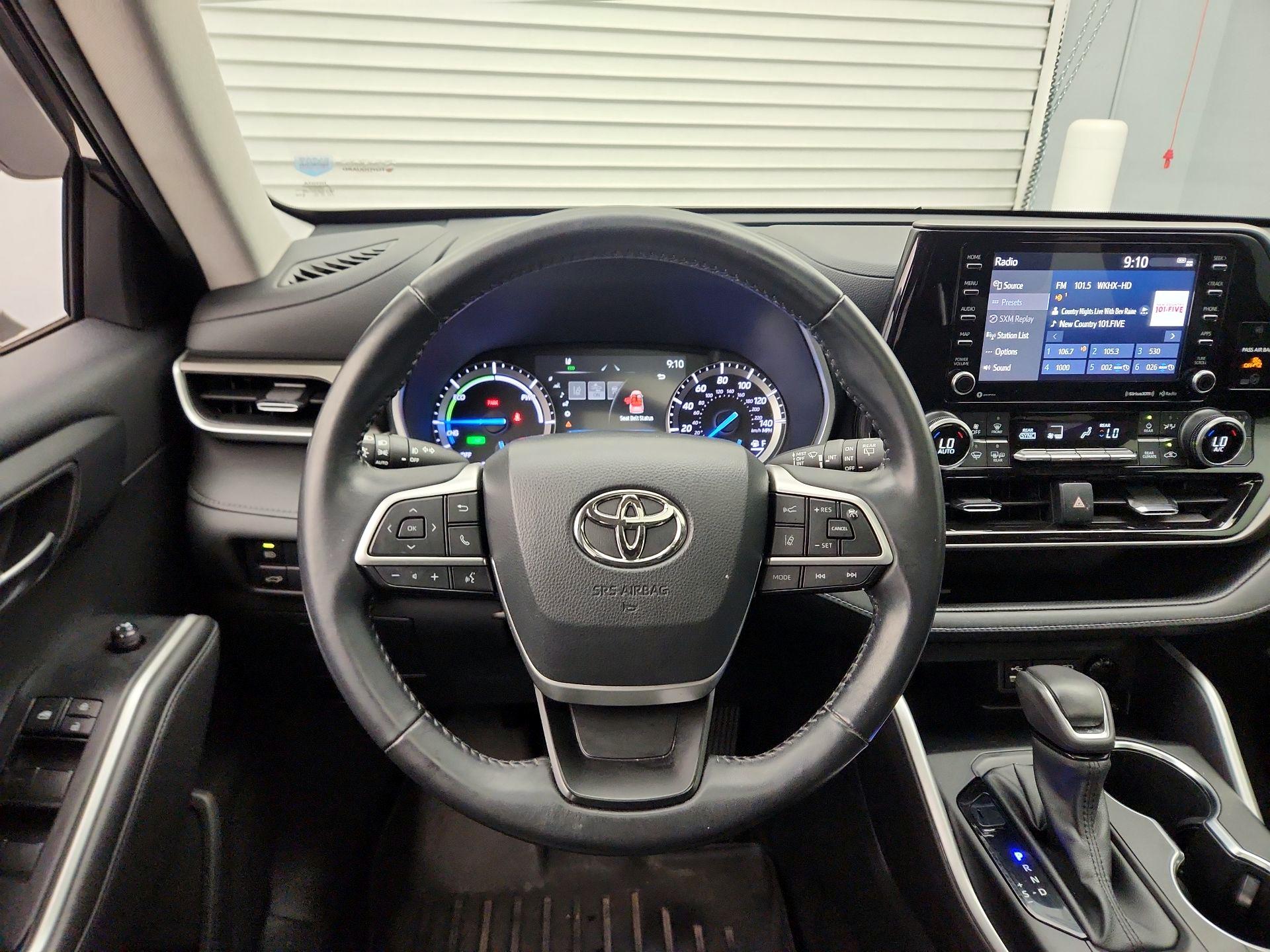 Thumbnail: 2022 Toyota Highlander - 10