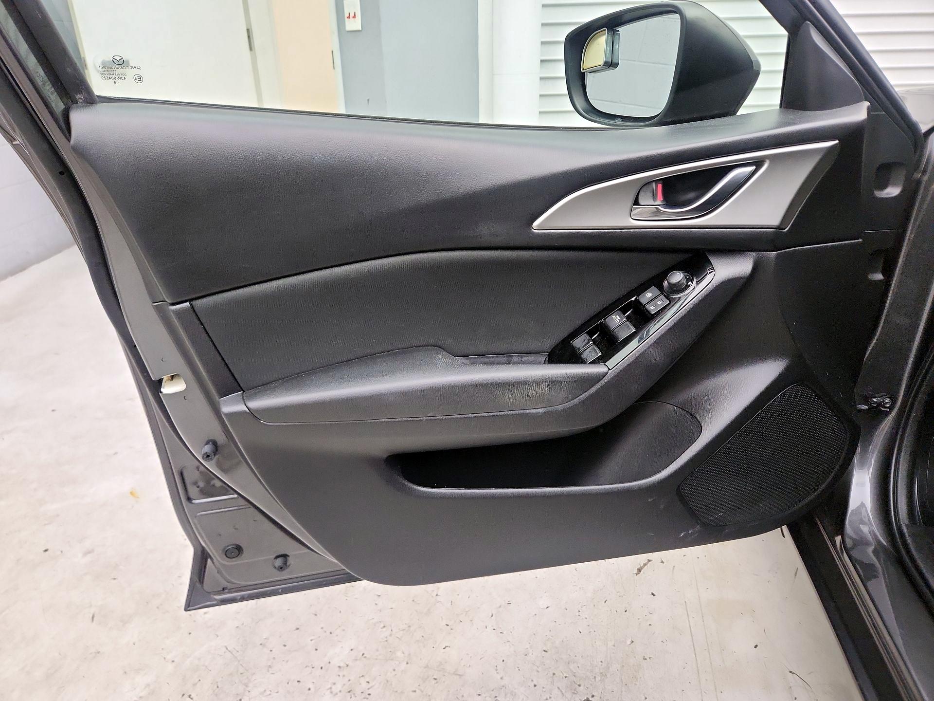 Thumbnail: 2018 Mazda Mazda3 - 12