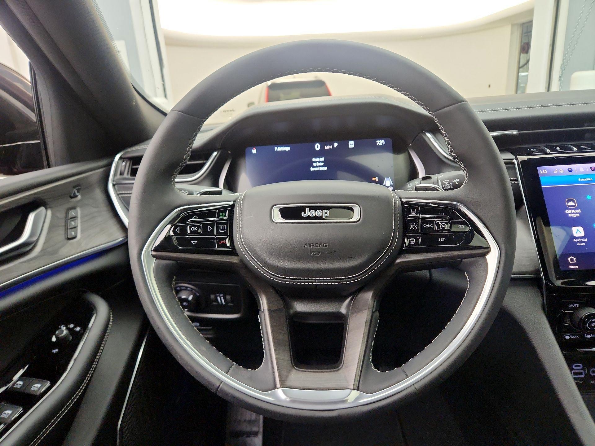 Thumbnail: 2023 Jeep Grand Cherokee - 10