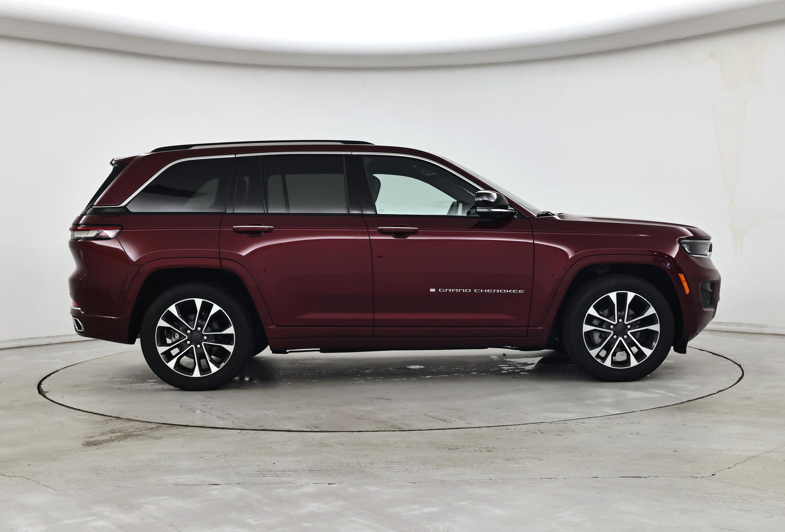 Thumbnail: 2023 Jeep Grand Cherokee - 7