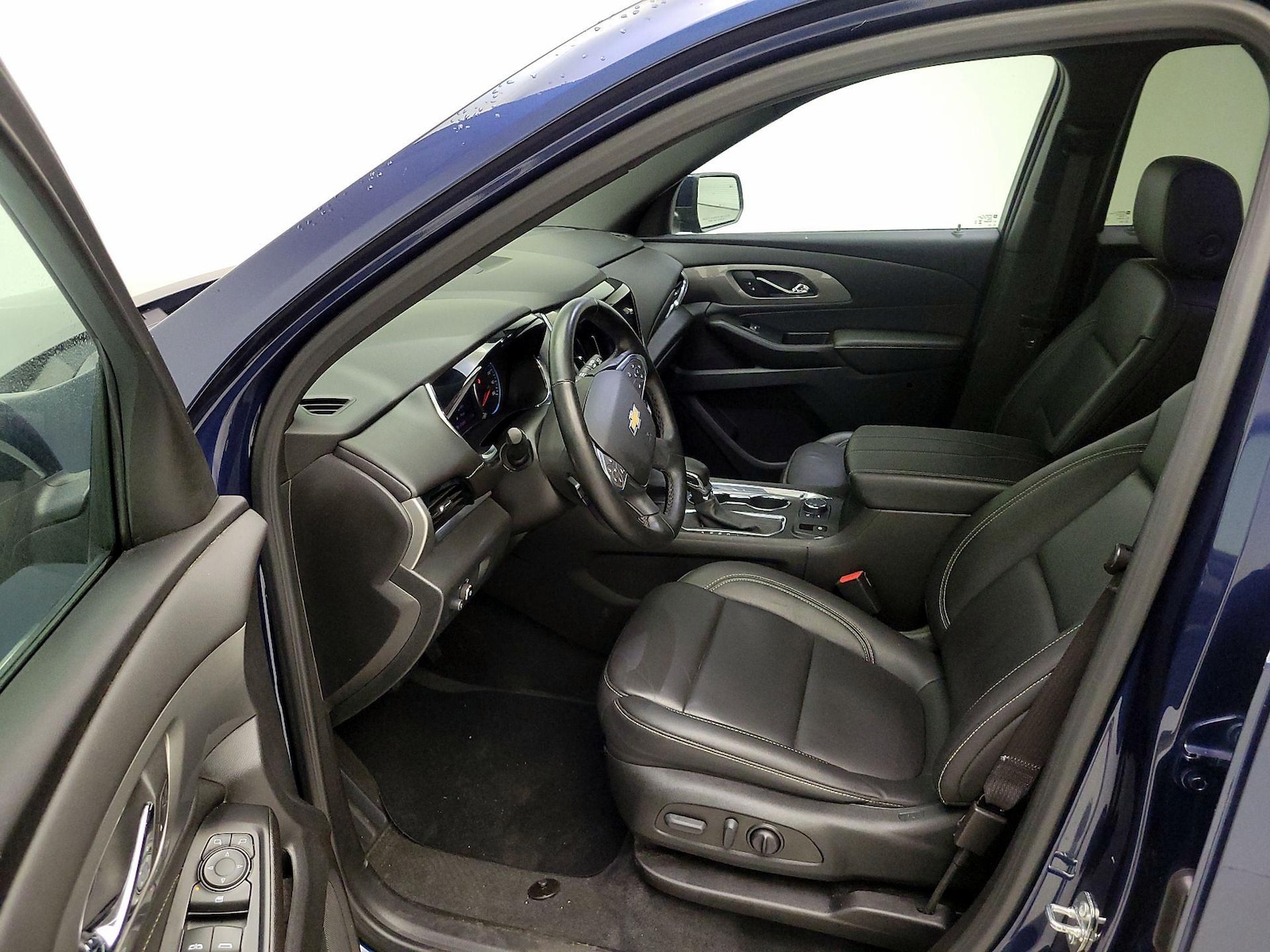 2023 Chevrolet Traverse 3LT - Photo 12