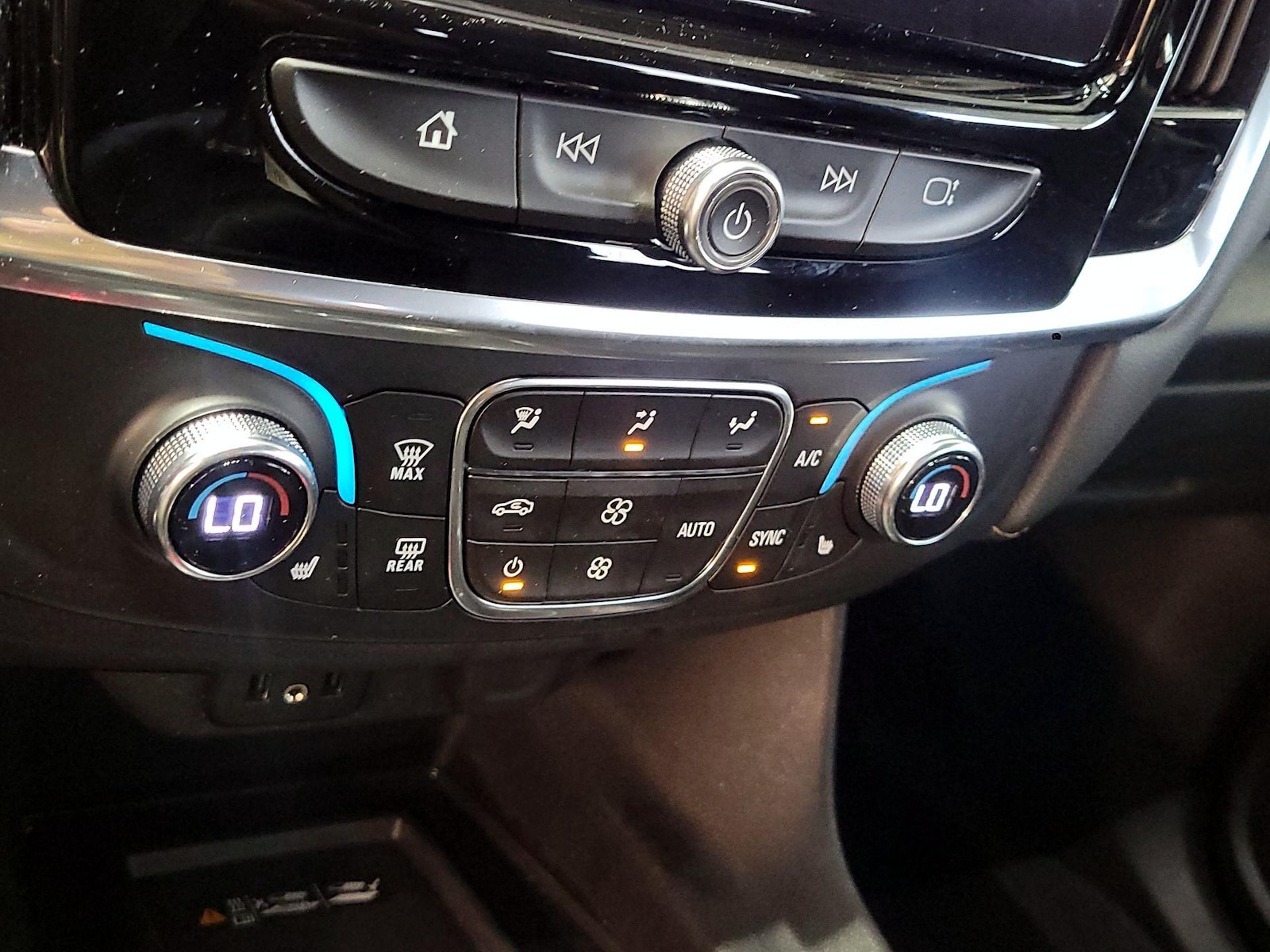 2023 Chevrolet Traverse 3LT - Photo 17