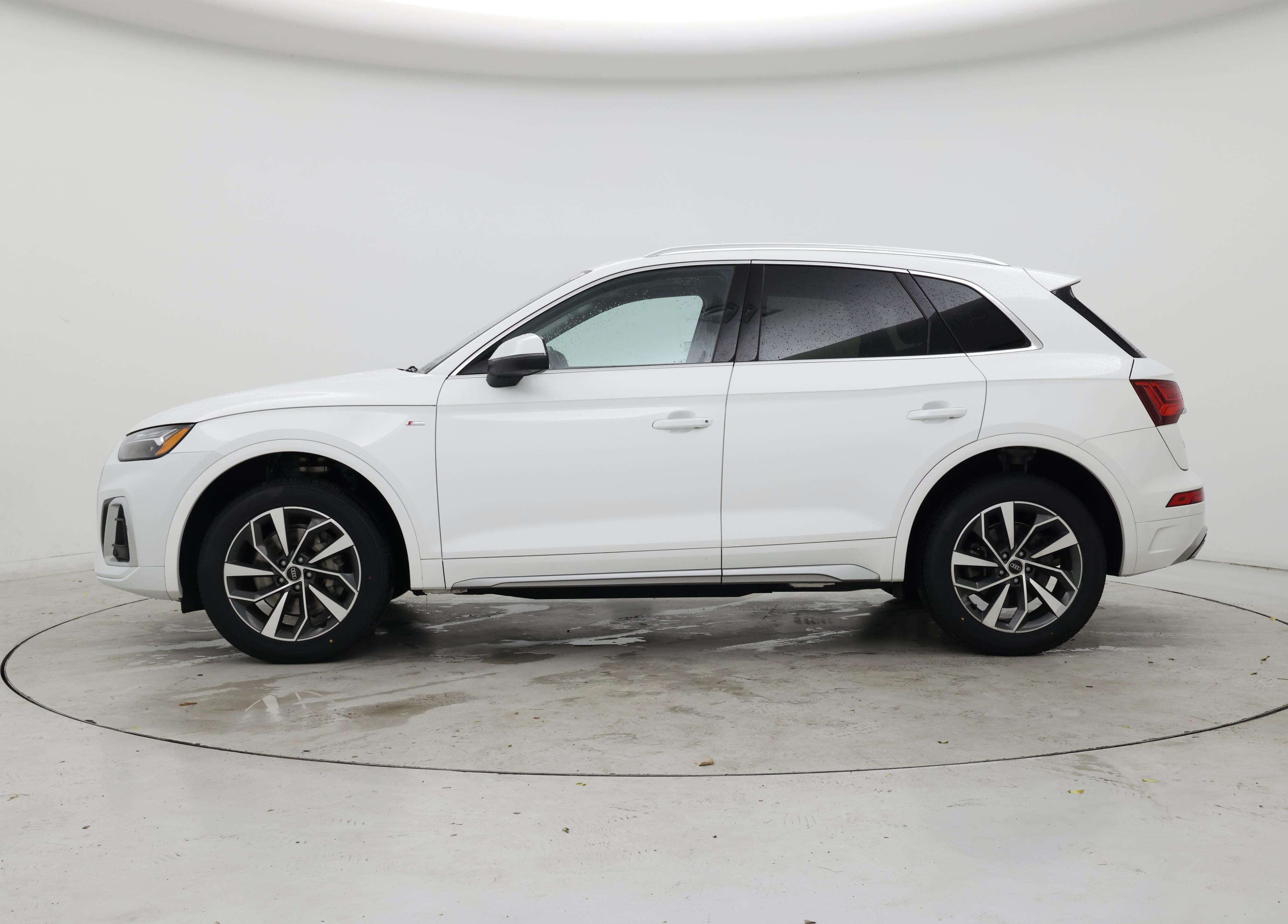 Thumbnail: 2023 Audi Q5 - 3