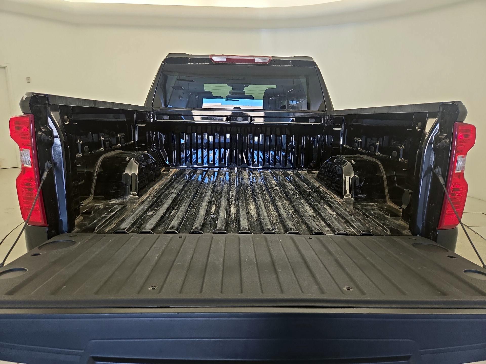 Thumbnail: 2023 Chevrolet Silverado 1500 - 20