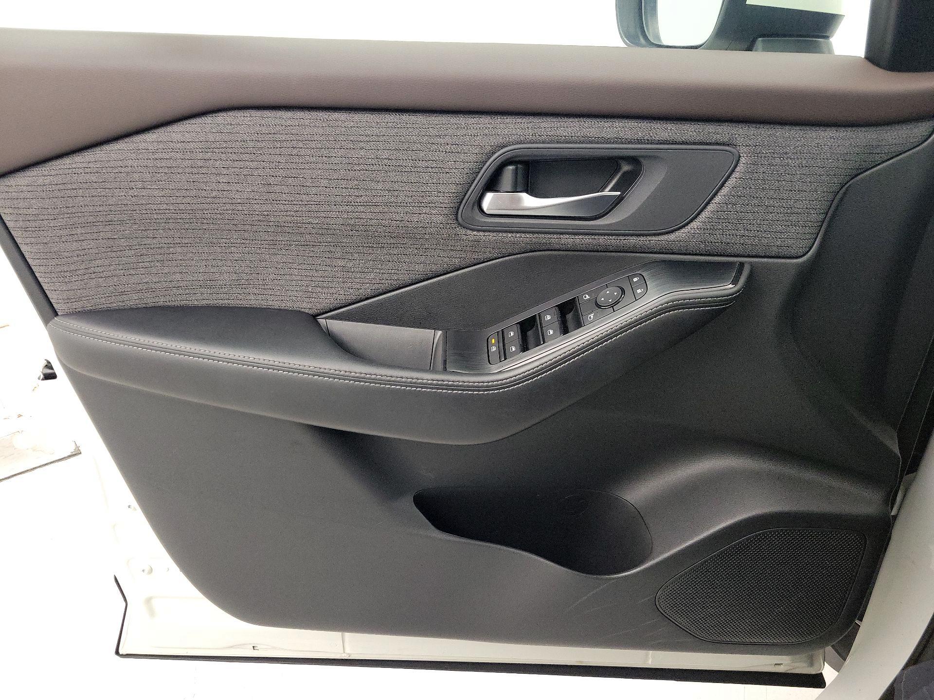 Thumbnail: 2023 Nissan Rogue - 12