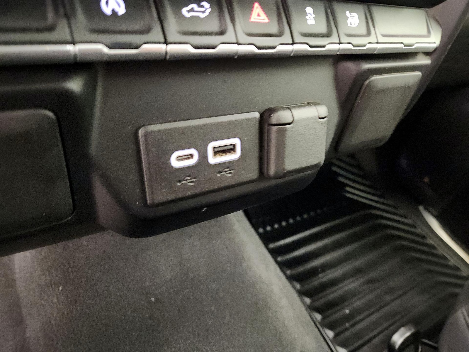 2021 Chevrolet Silverado 1500 LT - Photo 19