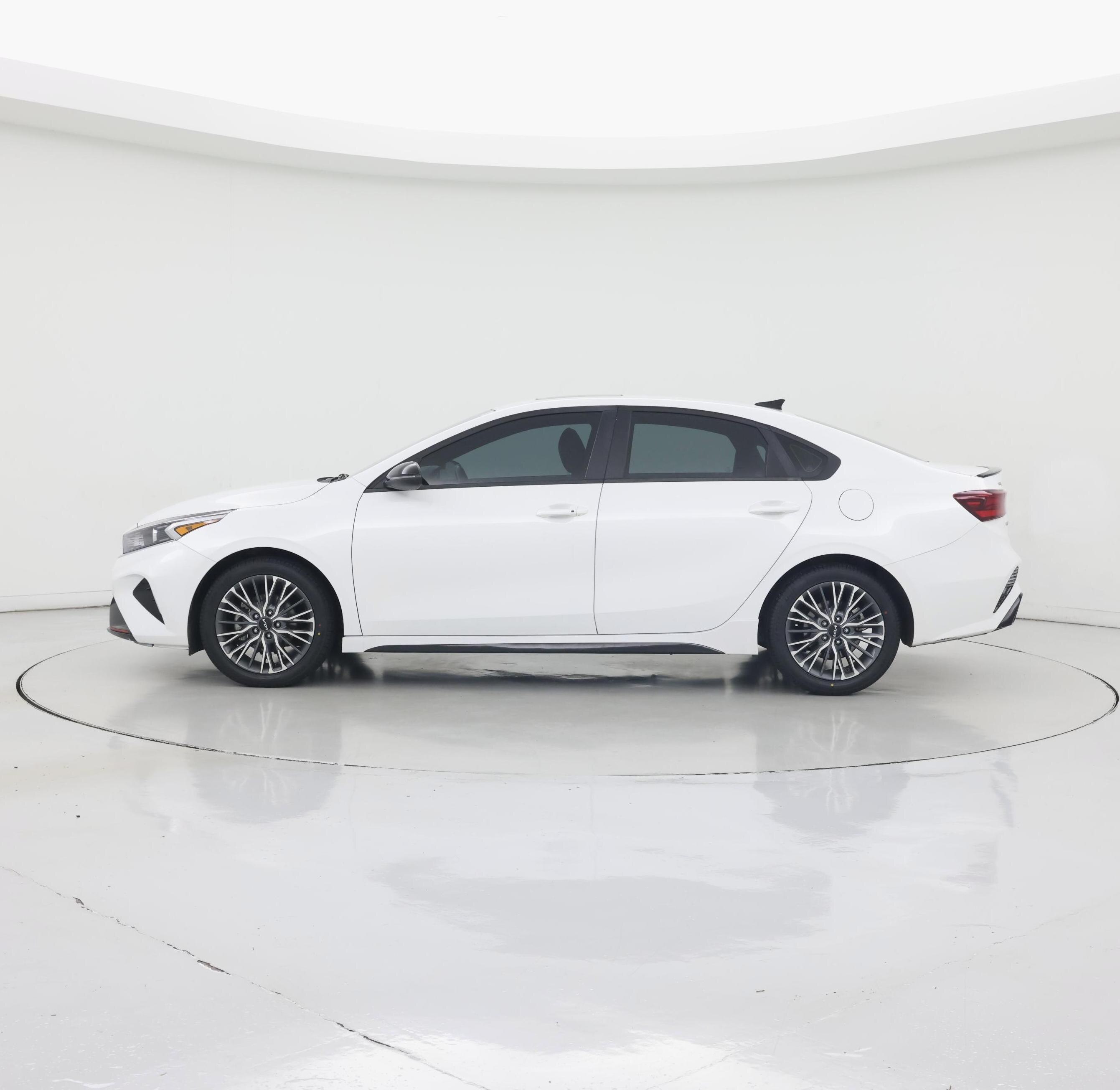 Thumbnail: 2024 Kia Forte - 3