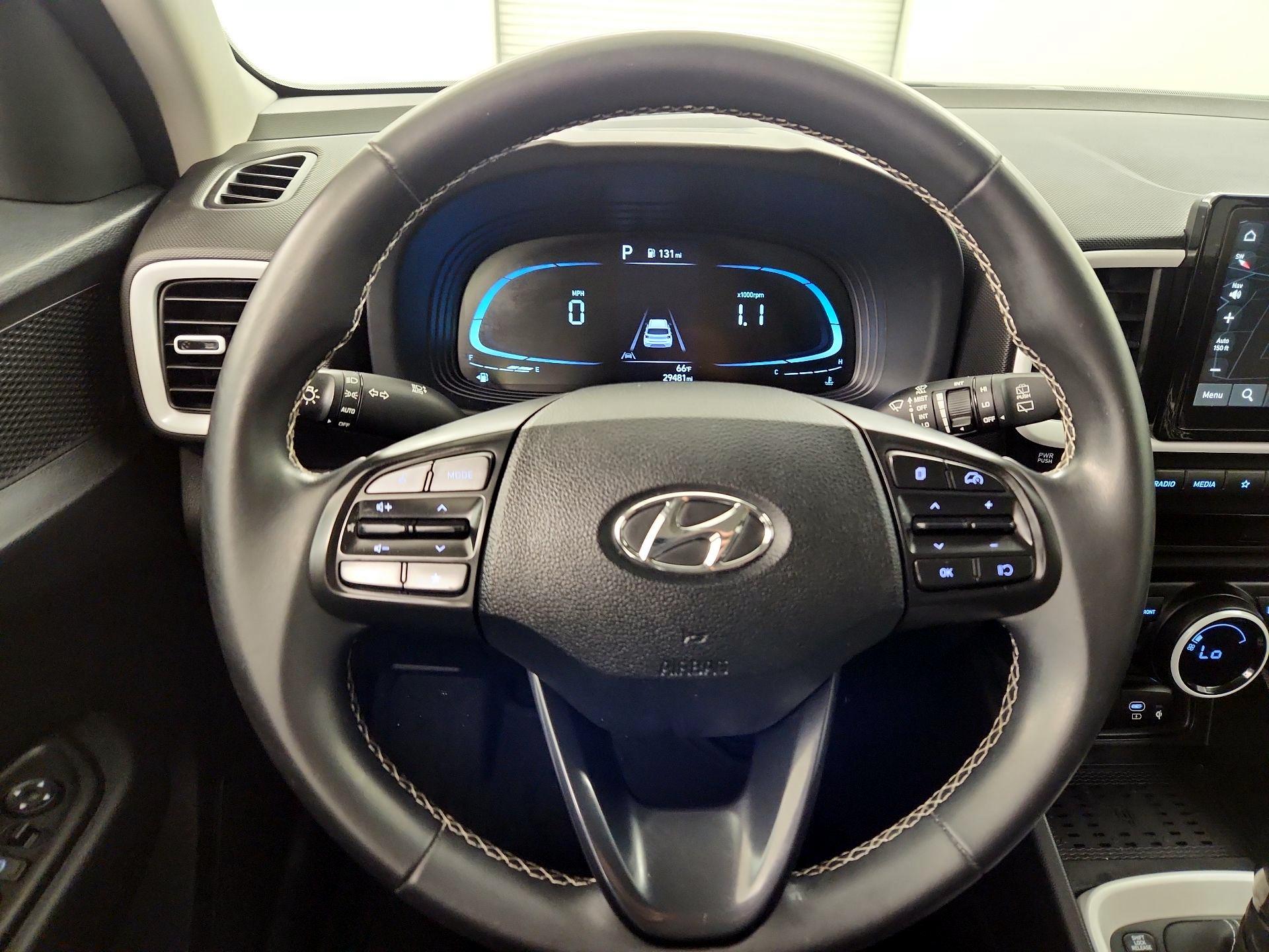 Thumbnail: 2023 Hyundai Venue - 10