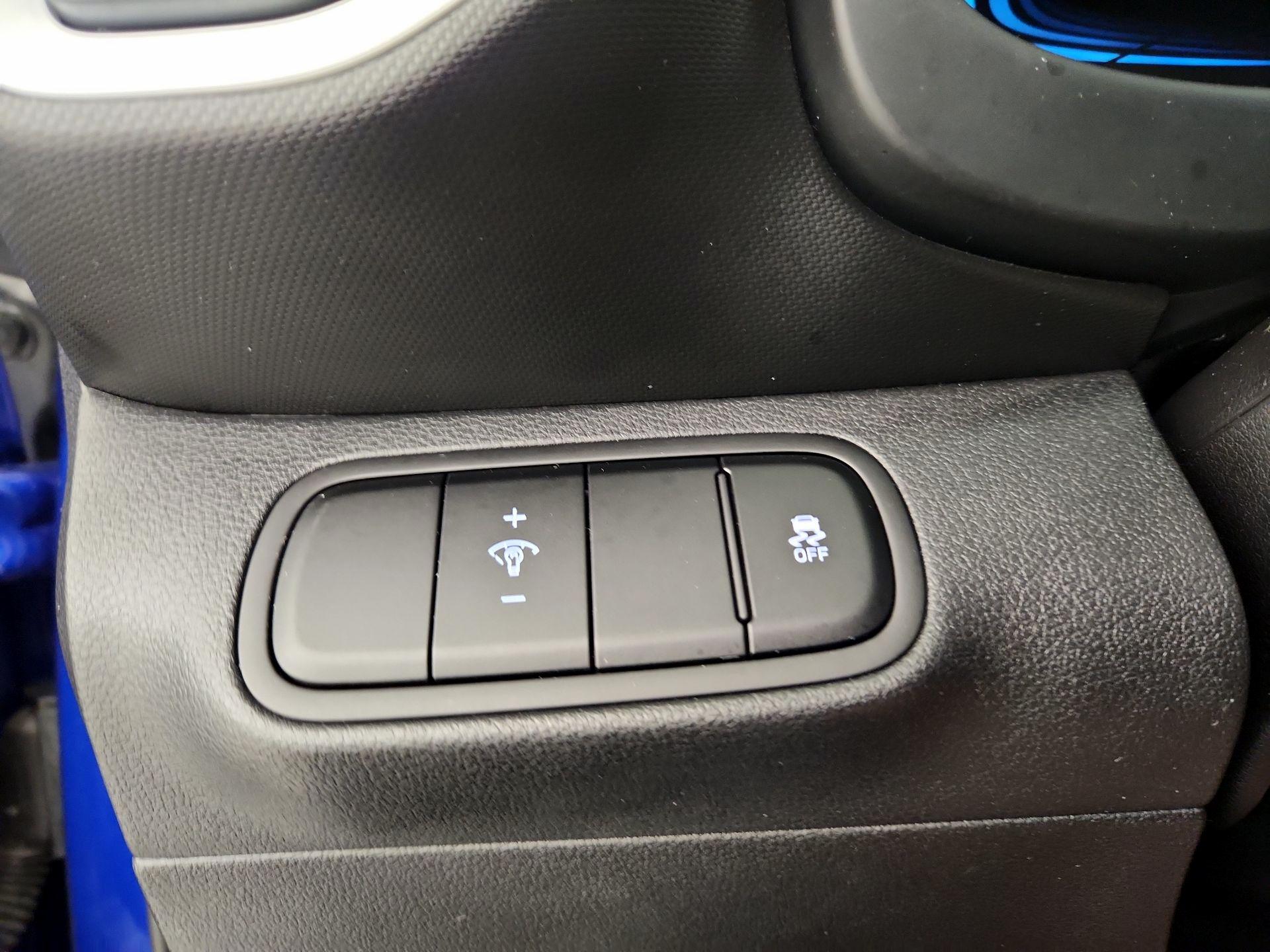 Thumbnail: 2023 Hyundai Venue - 13