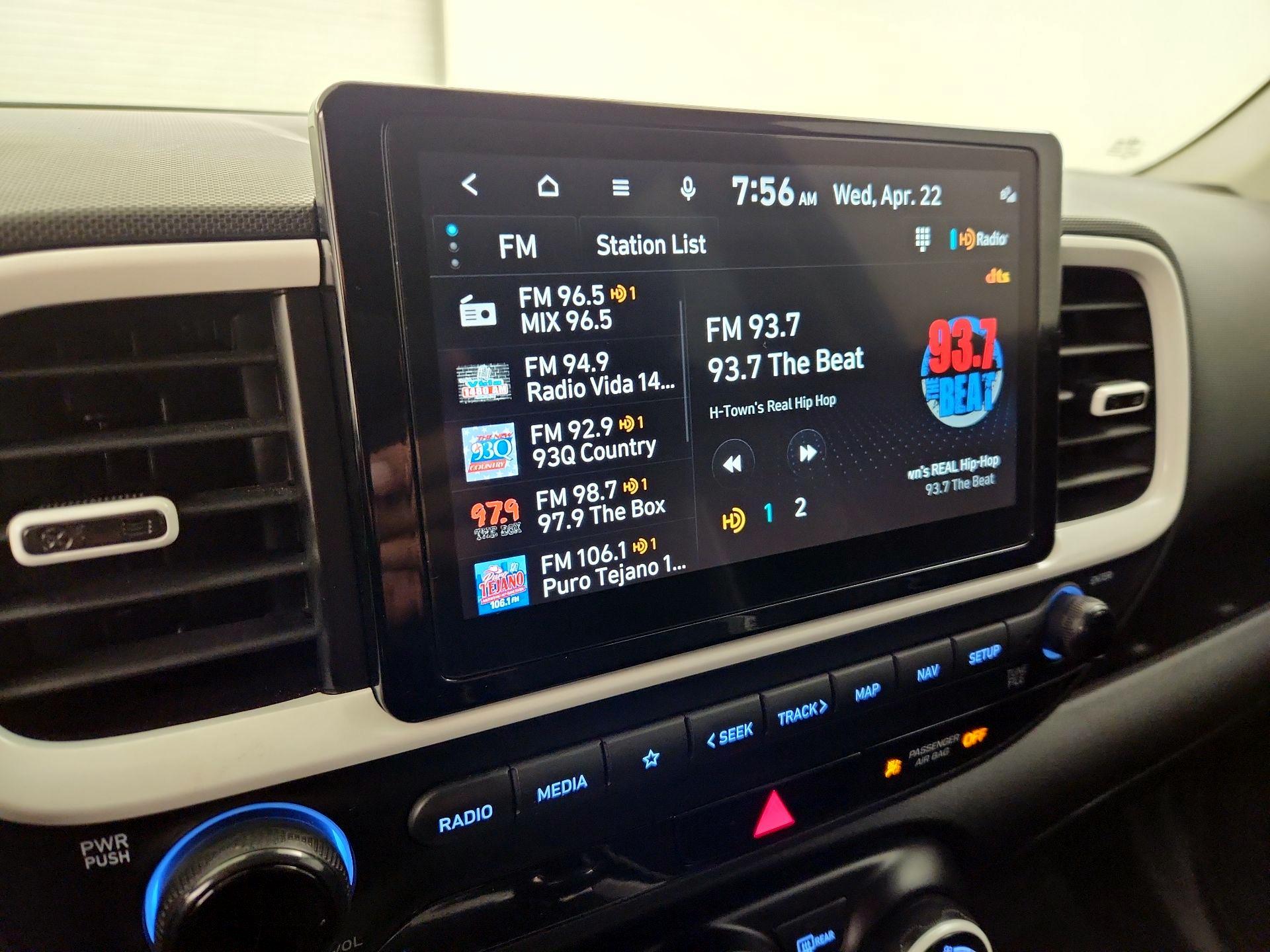 Thumbnail: 2023 Hyundai Venue - 16