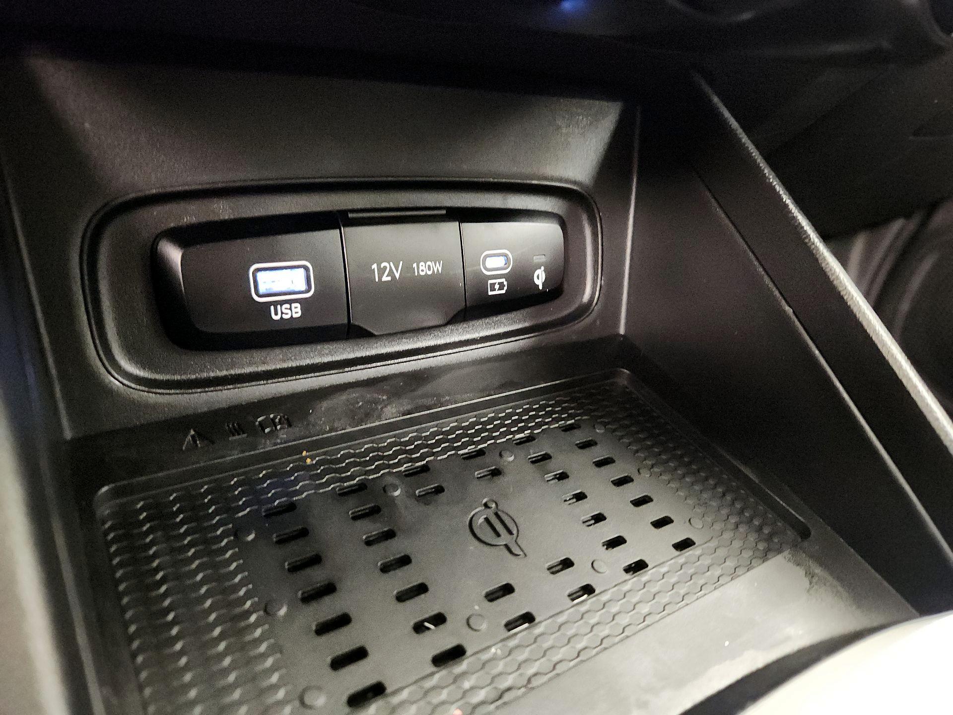 Thumbnail: 2023 Hyundai Venue - 19