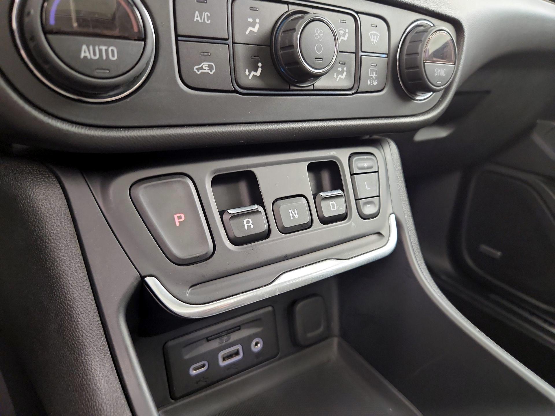 Thumbnail: 2020 GMC Terrain - 17